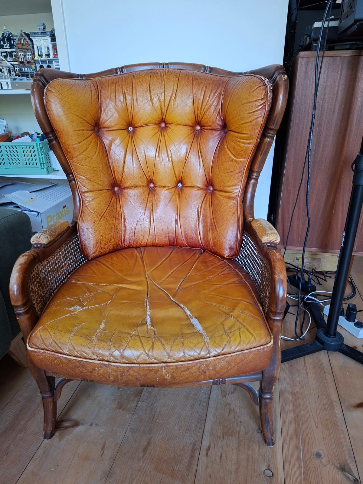 1970s Giorgetti chair. Faux bamboo, Ophalen