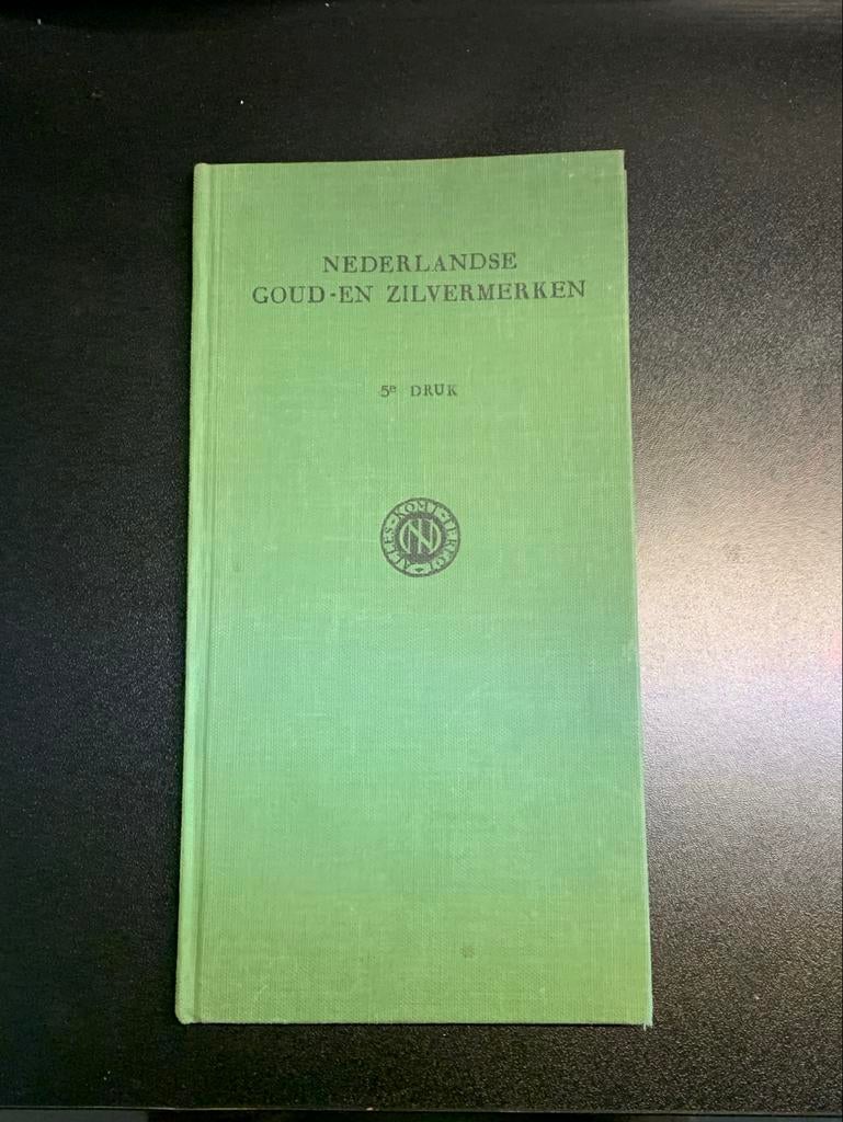 Nederlandse Goud- en Zilvermerken - Elias Voet Jr. (5e druk), Ophalen of Verzenden, Gelezen, Nederland