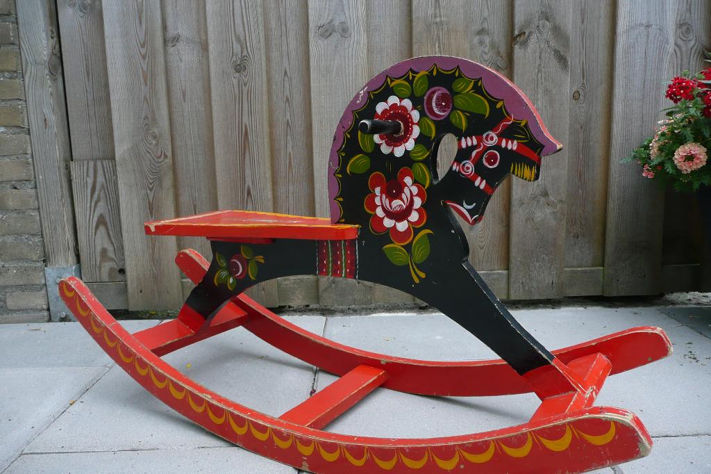 Handgeschilderd houten Russisch Hobbelpaard, Ophalen