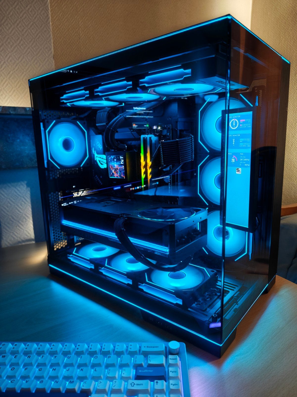 Gaming pc rtx 5090 astral - 7 7800x3d - 32gb ddr5 - 4tb ssd, Computers en Software, Ophalen, Zo goed als nieuw, Gaming, SSD
