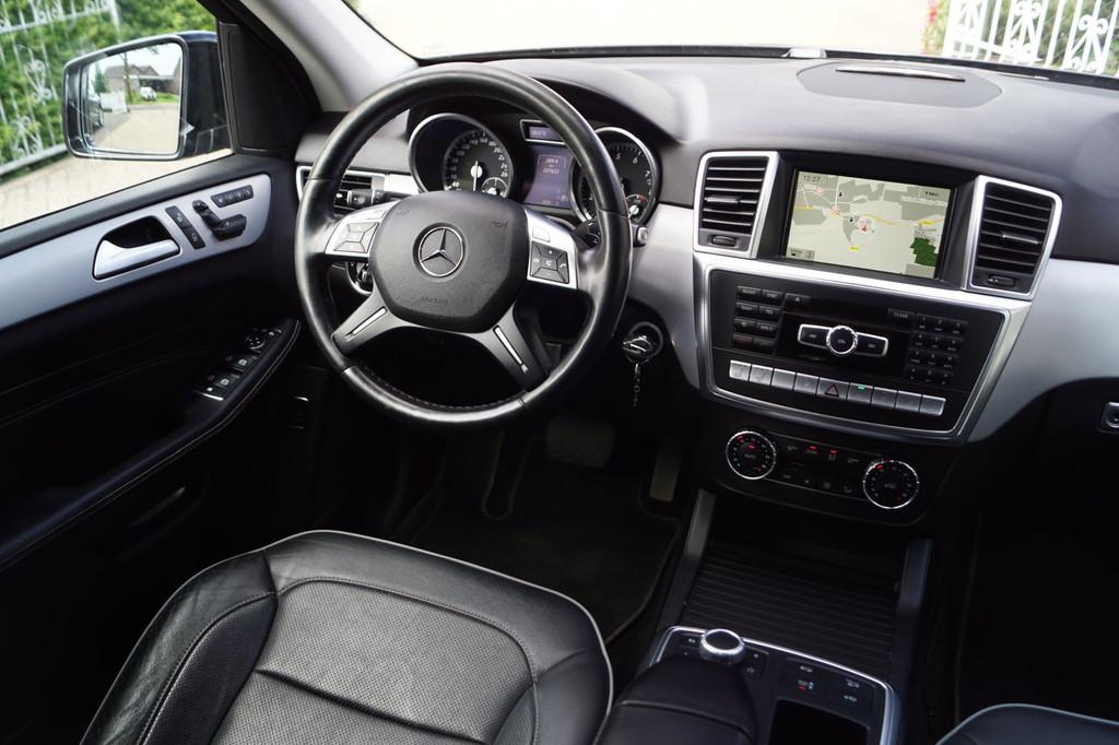 Mercedes-Benz M-klasse 500 4 Matic Autom Leder Sportst Stoel, Auto's, Mercedes-Benz, Euro 5, Gebruikt, 138 €/maand, 2135 kg