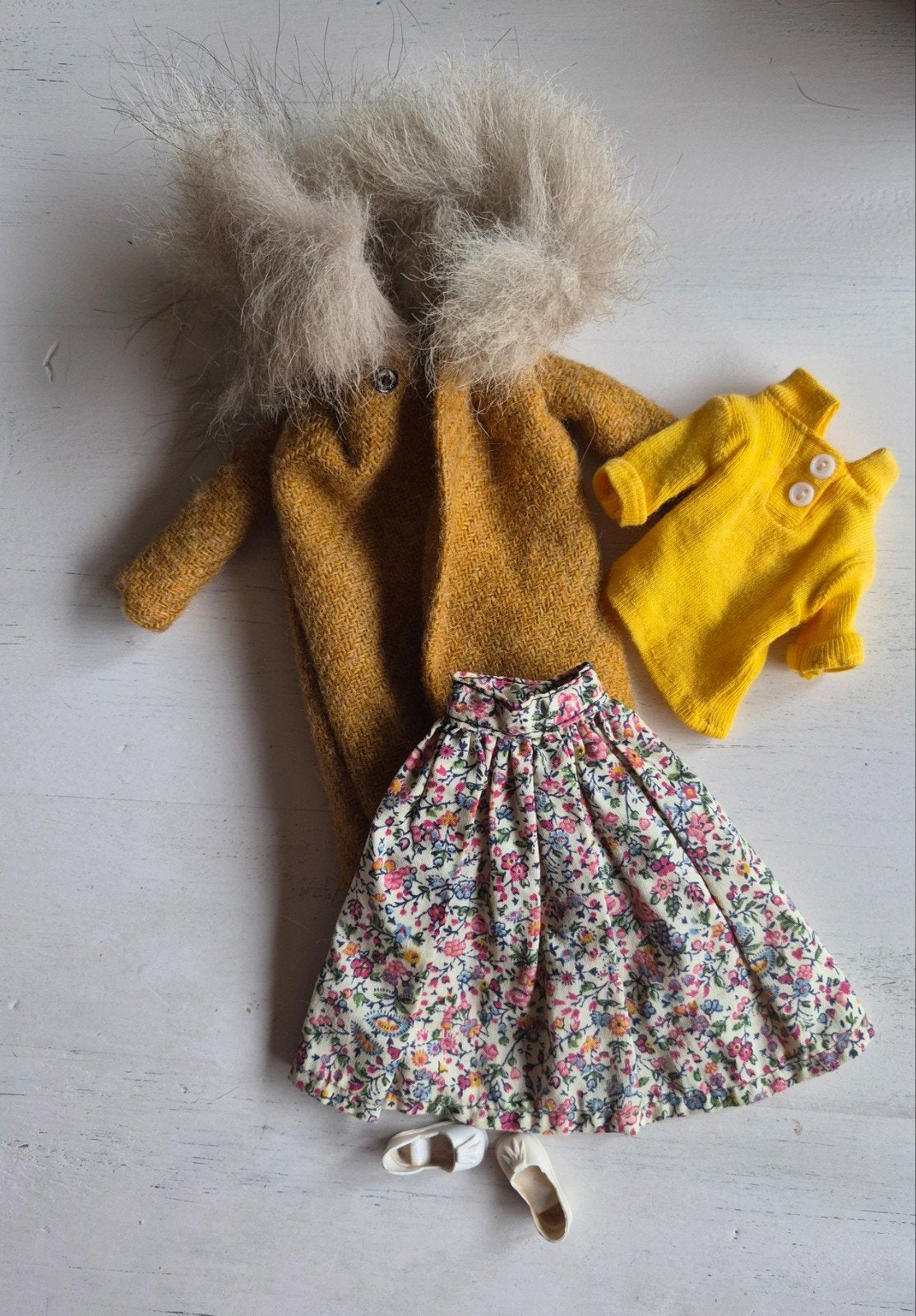 barbie ,Sindy of Fleur kleertjes 1 paar schoentjes, Ophalen of Verzenden, Kleertjes