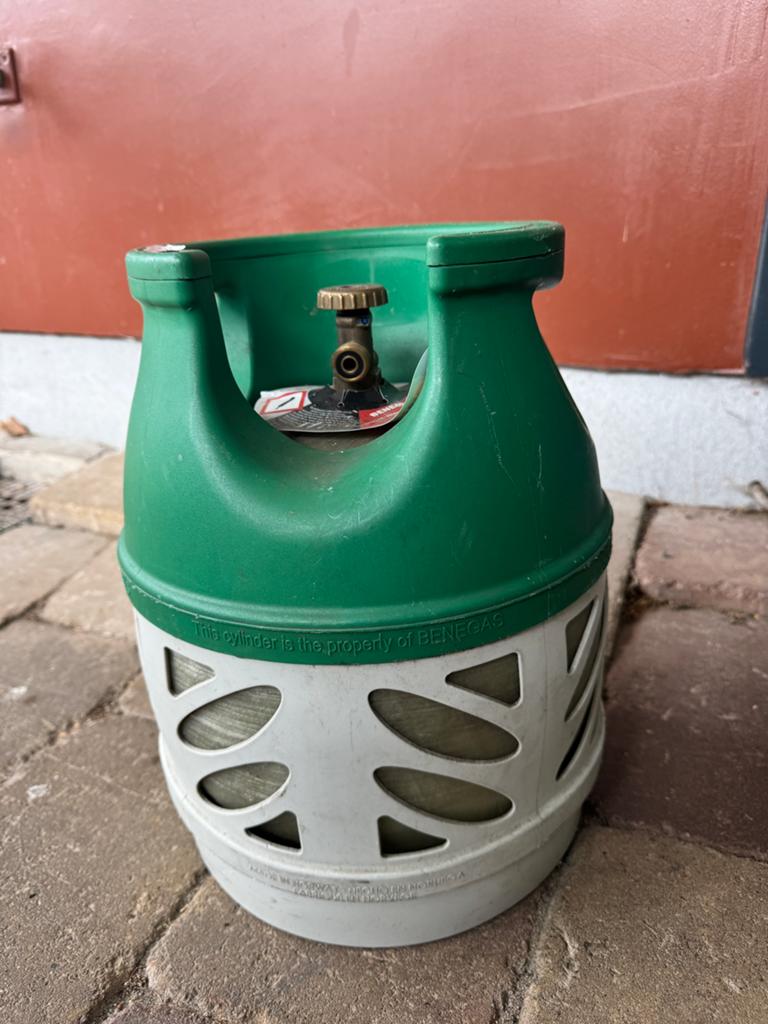 Benegas lichtgewicht gasfles, Ophalen
