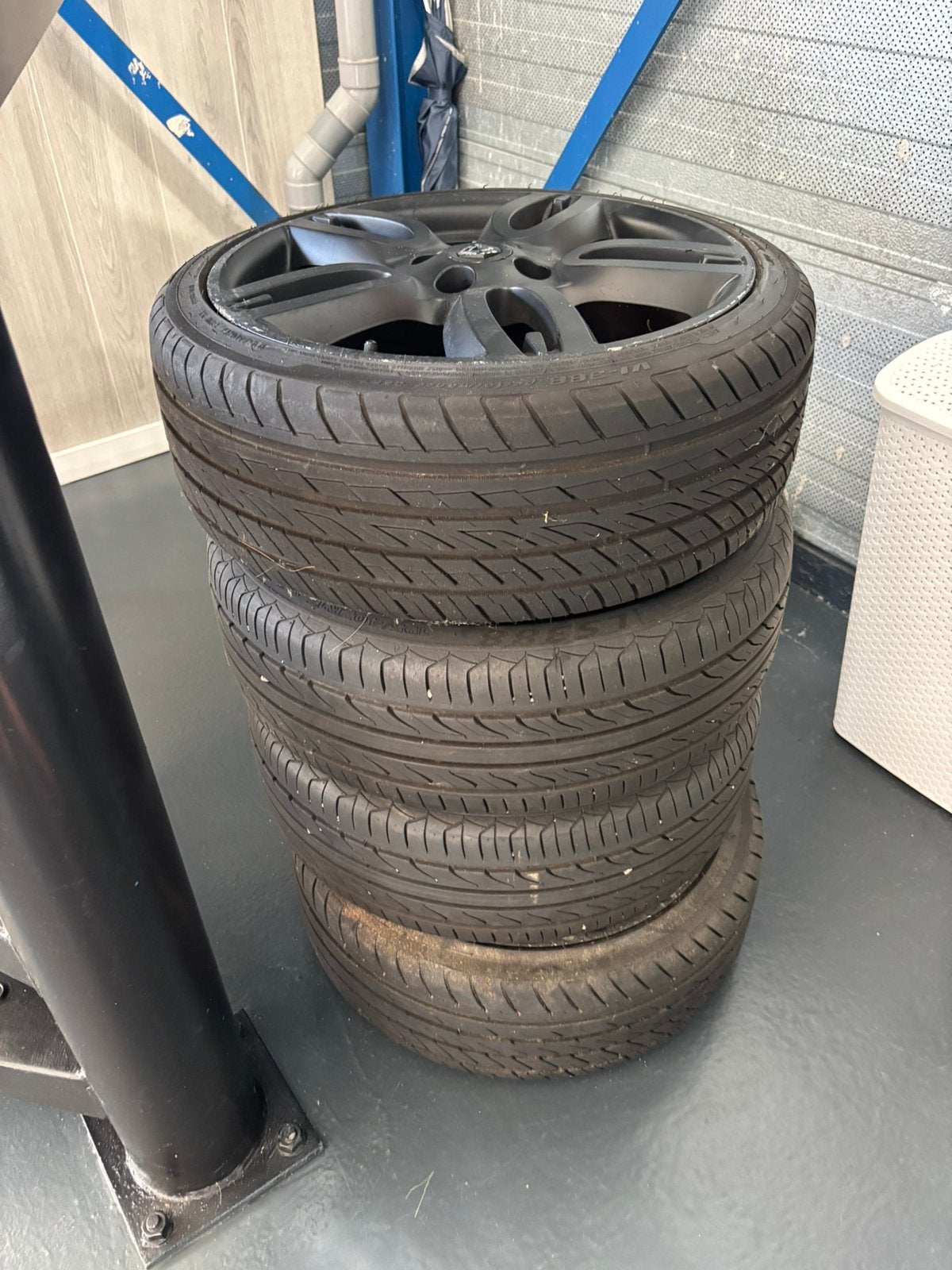 Renault Twingo, velgen met zomerband!, Gebruikt, Banden en Velgen, 17 inch, Ophalen of Verzenden