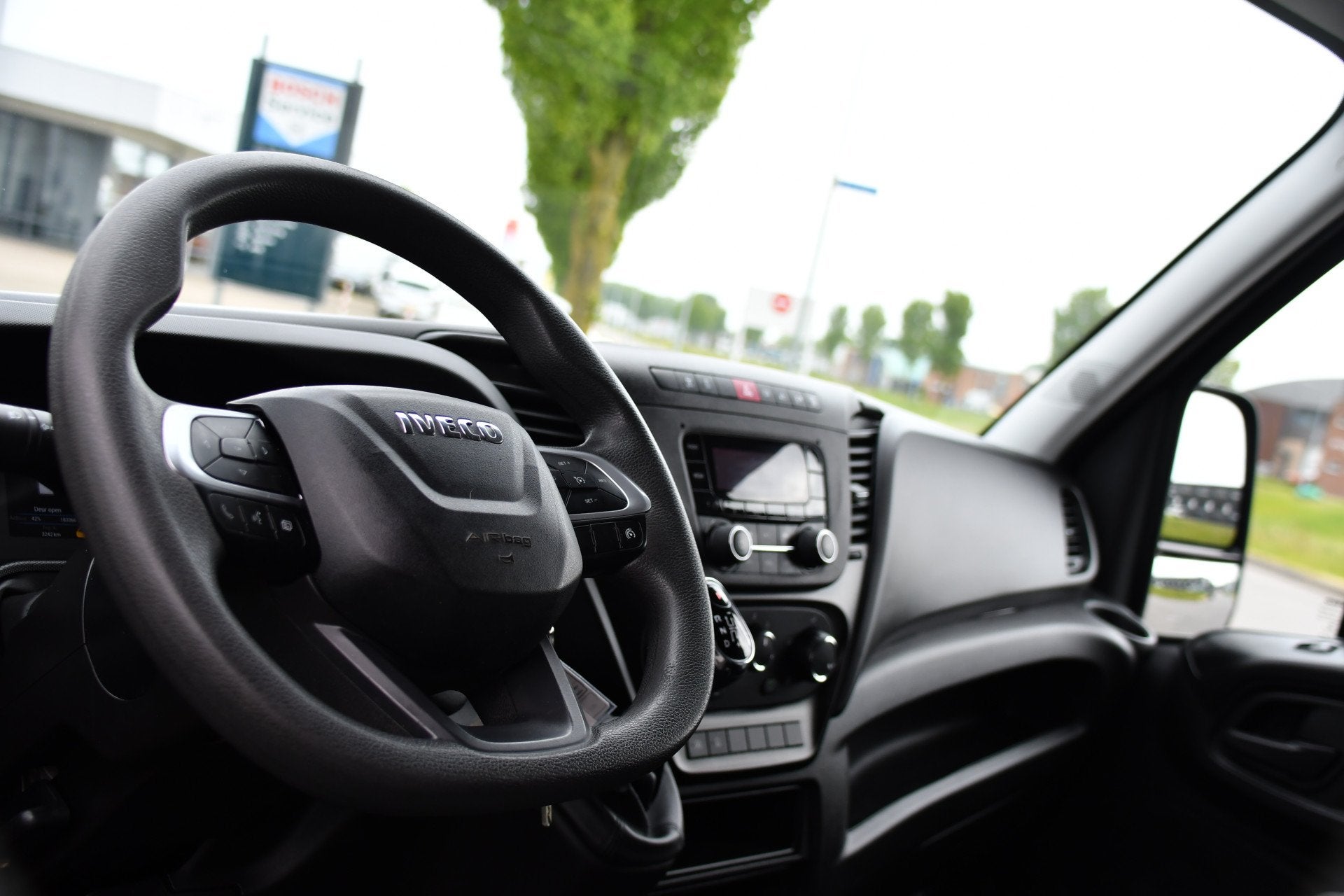 Iveco Daily 35S14V 2.3 L2H2 Cruise, LED, 3500kg Trekhaak Aut, Gebruikt, Iveco, Bedrijf, Diesel