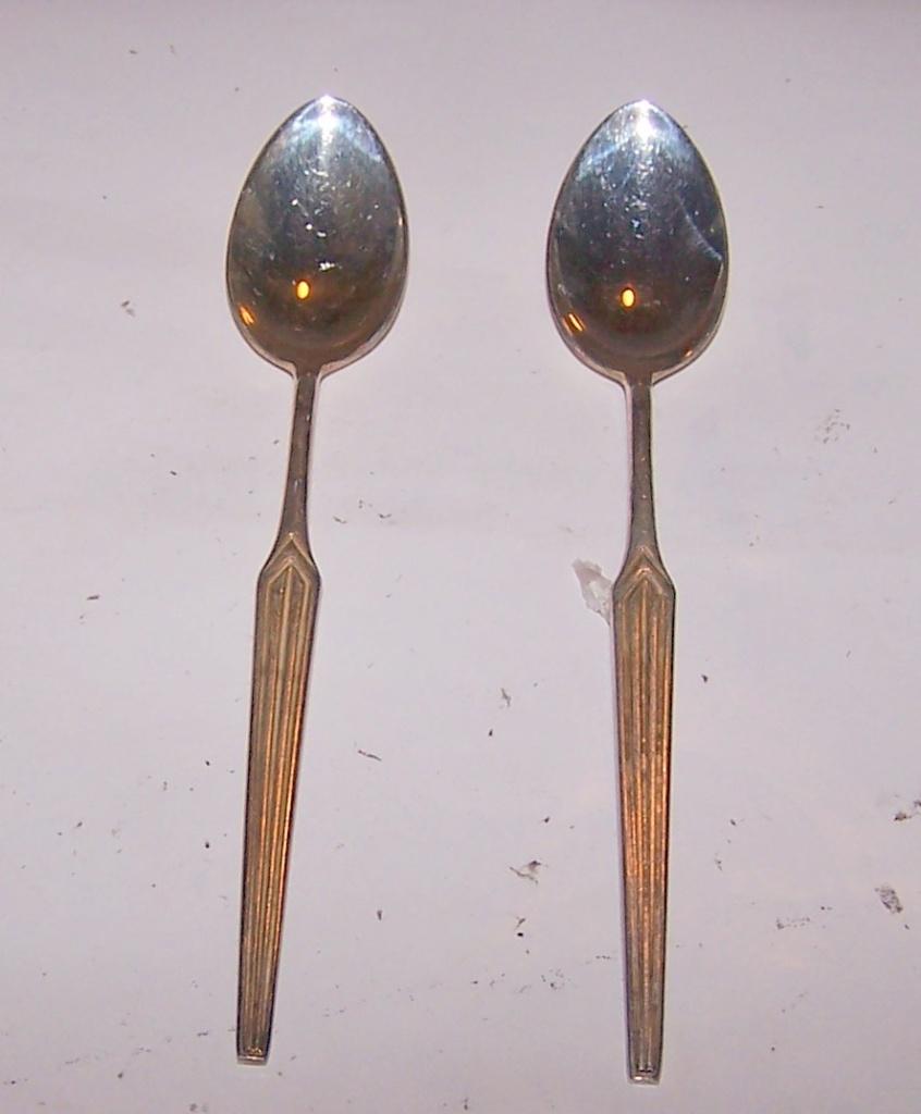 2 antieke (zilveren?) Lepeltjes., Ophalen of Verzenden