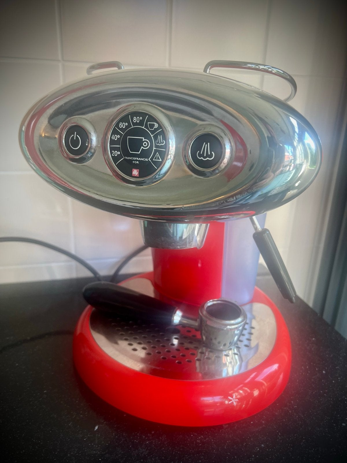 Illy FrancisFrancis! X7.1 Iperespresso Rood, Koffiepads en cups, Espresso apparaat, Zo goed als nieuw, 1 kopje