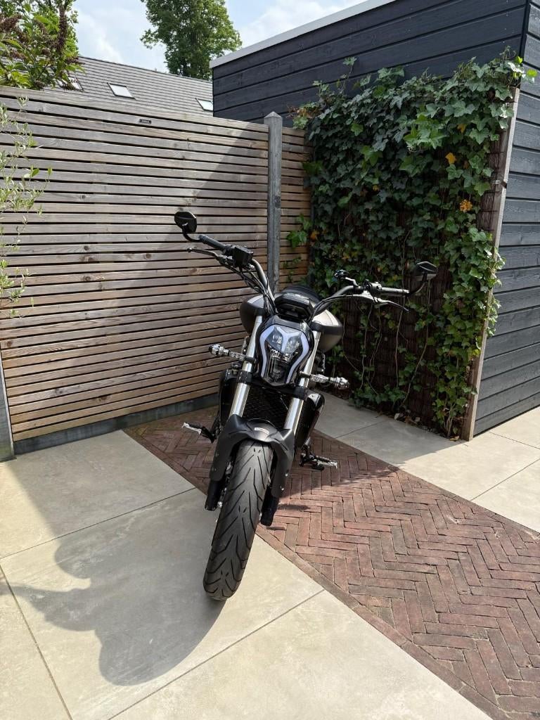 Zeer nette Benelli 502c, 2 cilinders, Gebruikt, Particulier, Toermotor