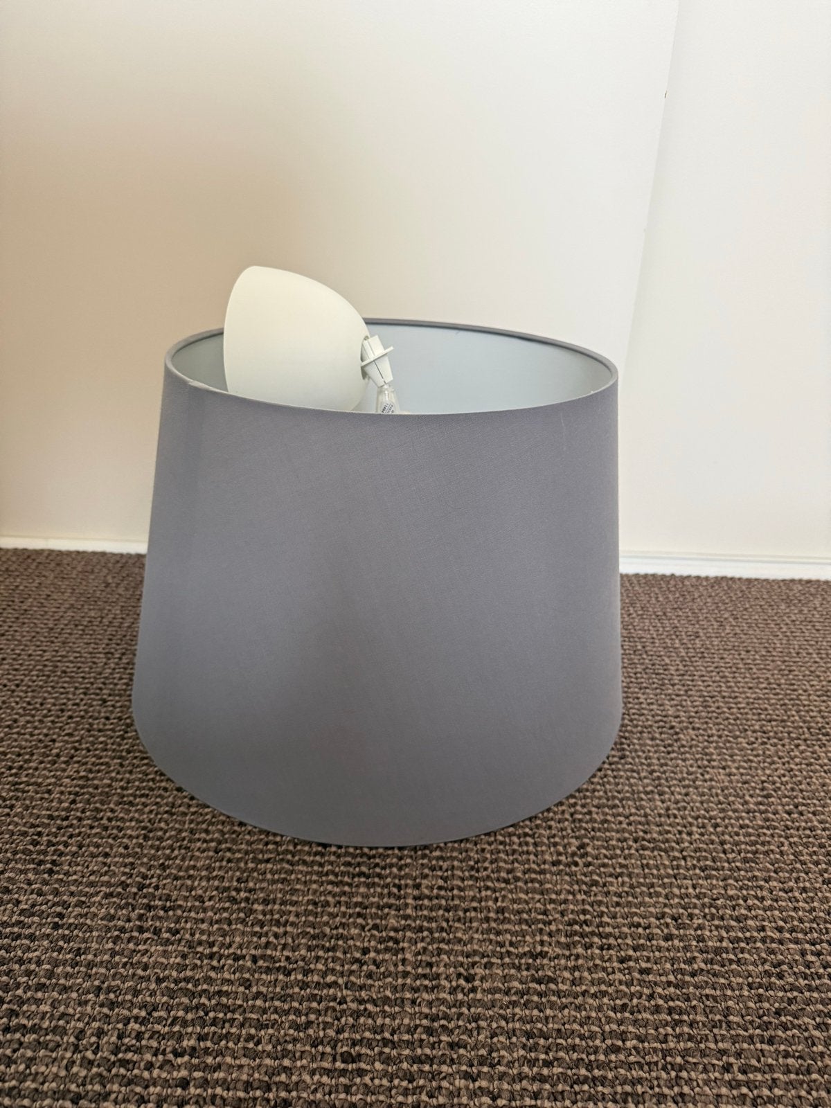 Grijze lampenkap met fitting, Ophalen, 25 tot 50 cm, Rond, Zo goed als nieuw