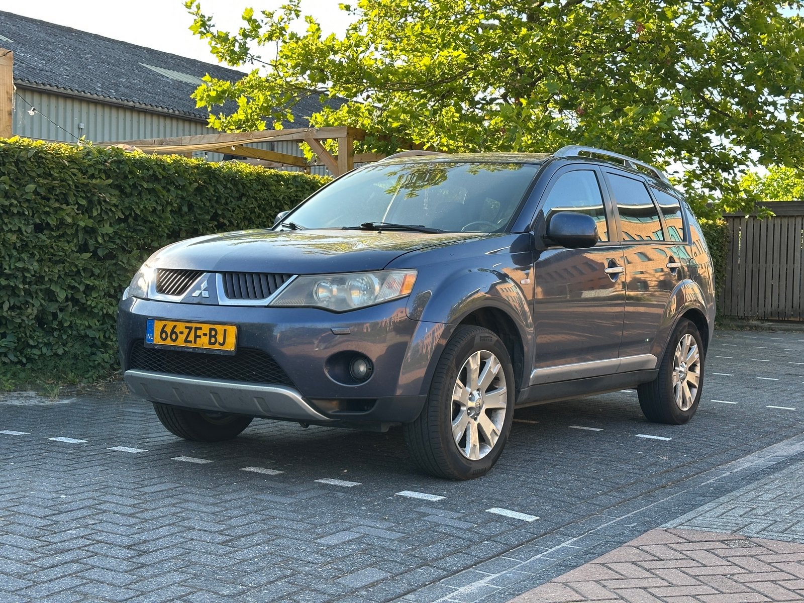 Mitsubishi Outlander 2.4 4WD 7p. geluid uit versnellingsbak, Automaat, Outlander, Zwart, 4 cilinders