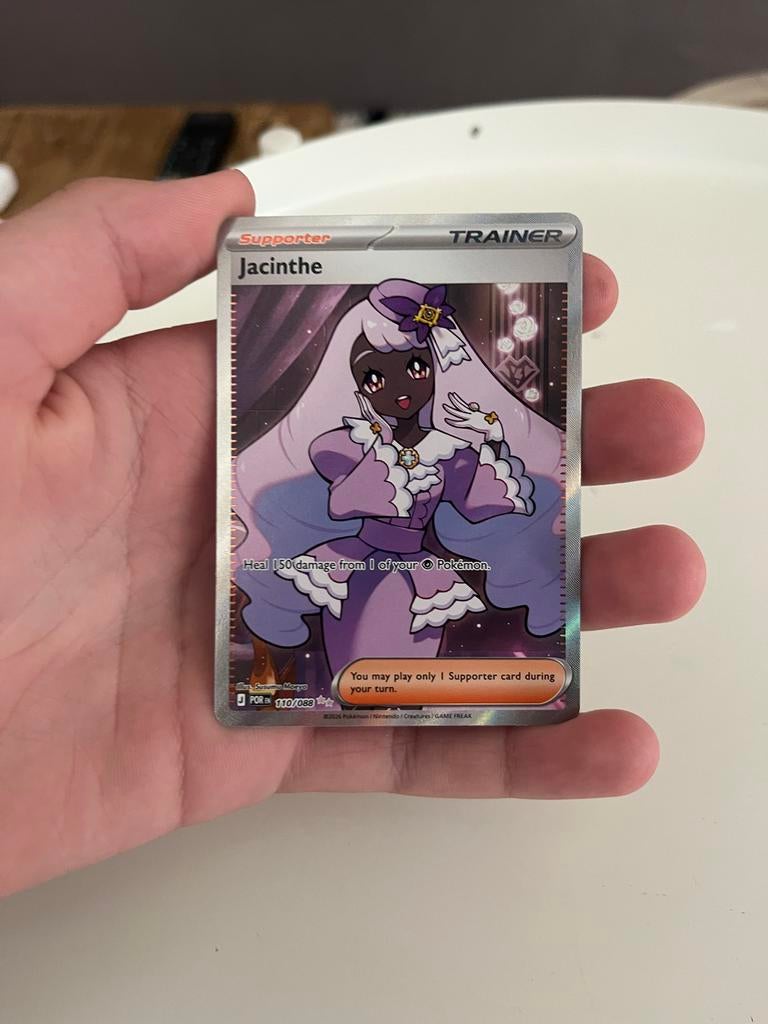 Jacinthe Full Art Trainer Kaart Pokémon (Nieuwstaat), Ophalen of Verzenden, Nieuw, Losse kaart, Foil