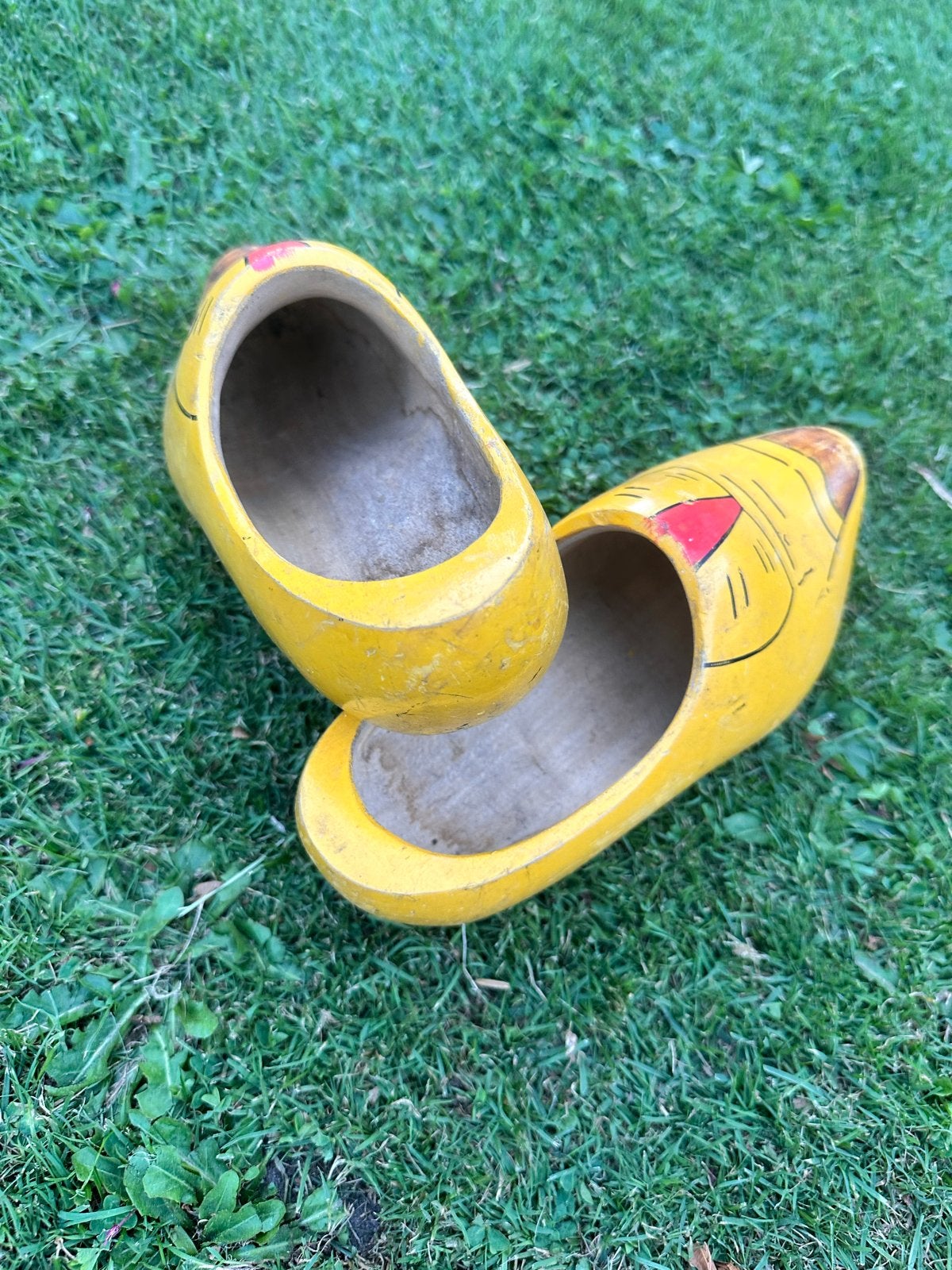 Gele houten klompen - Decoratief of voor kleine voeten, Verzenden, Gebruikt, Schoenen