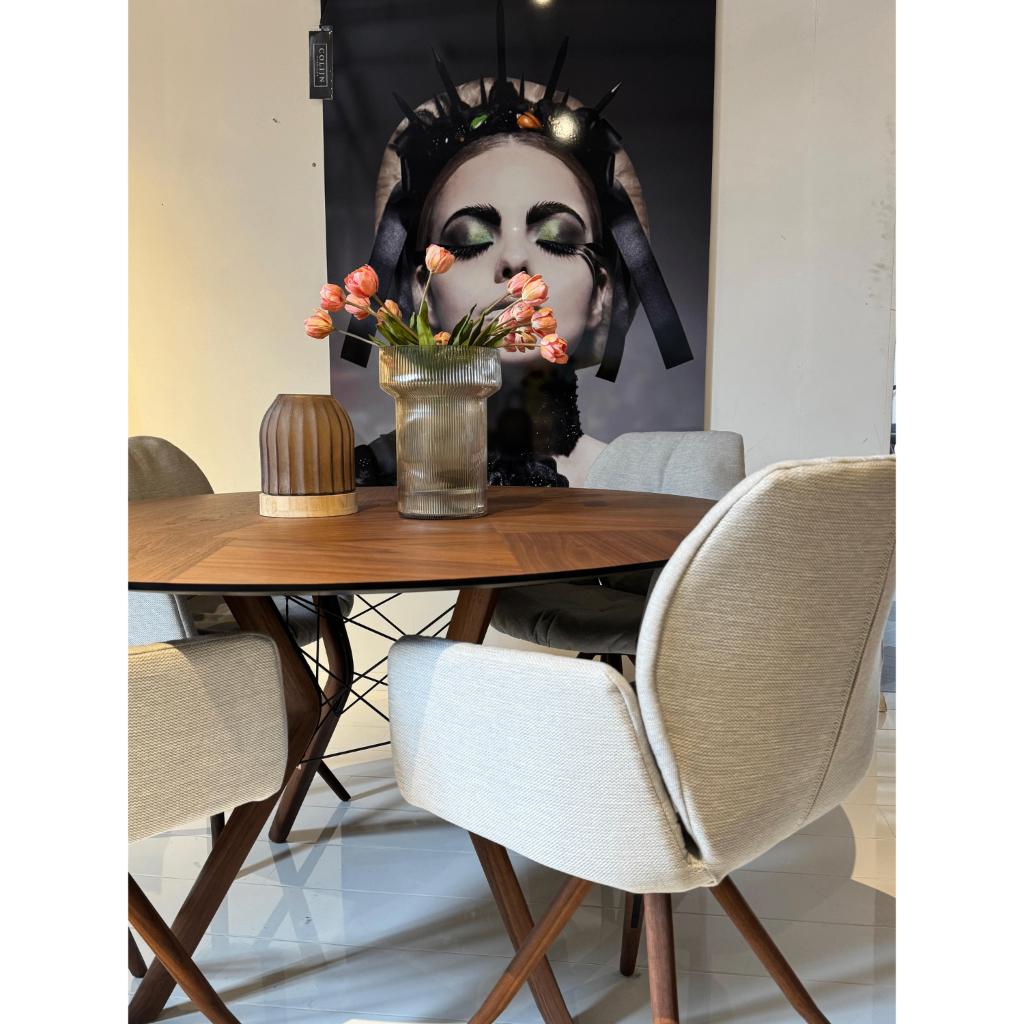 Ronde Eettafel Eclipse Mobitec Luxe Walnoot Uitvoering, Huis en Inrichting, Tafels | Eettafels, Rond, Zo goed als nieuw, Vijf personen of meer