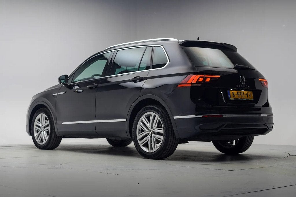 Volkswagen Tiguan 1.5 TSI Life Business [ LED Virtual Navi A, 4 cilinders, Zwart, Origineel Nederlands, Handgeschakeld