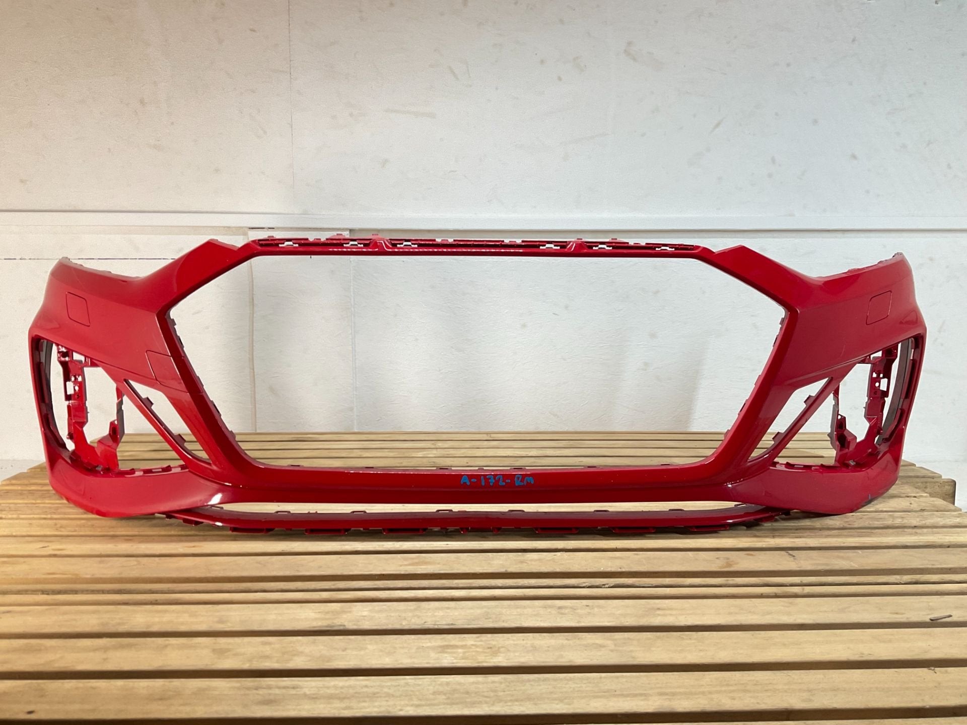 Bumper Audi A5 8W RS5 8W6807437AH Voorbumper A-172-RM, Gebruikt, Voor, AUDI AG, Auto-Union-Strasse 1
85045  Ingolstadt, DE