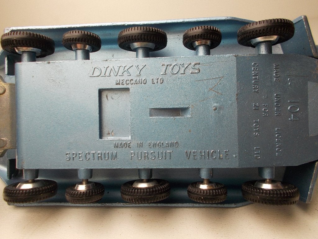 1968 Dinky Toys 104 SPECTRUM PURSUIT VEHICLE, Ophalen of Verzenden, Zo goed als nieuw, Bus of Vrachtwagen, Dinky Toys
