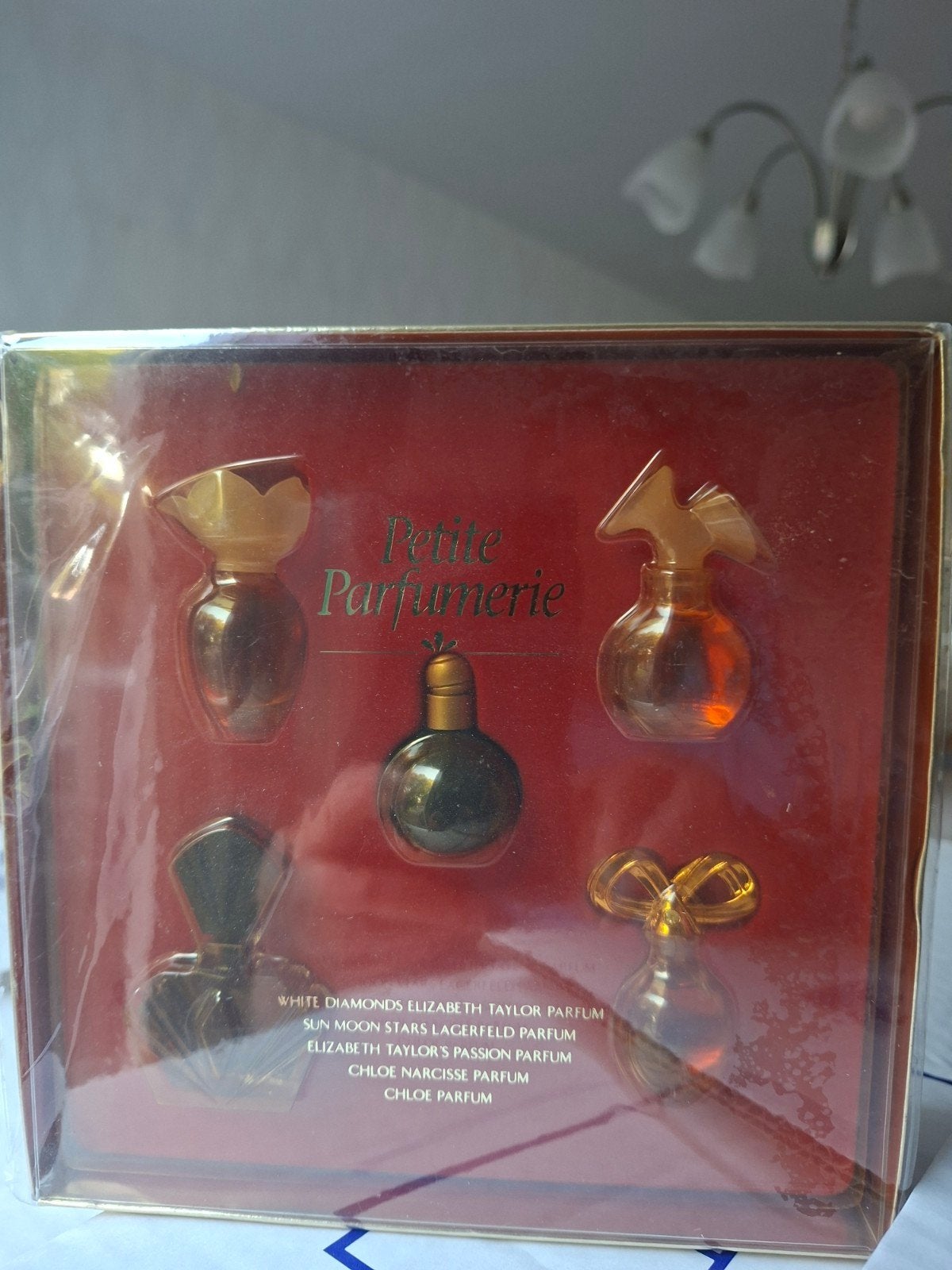 Petite Parfumerie Miniatuur Parfum Set, Verzamelen, Parfumverzamelingen, Ophalen of Verzenden, Nieuw, Miniatuur, Gevuld