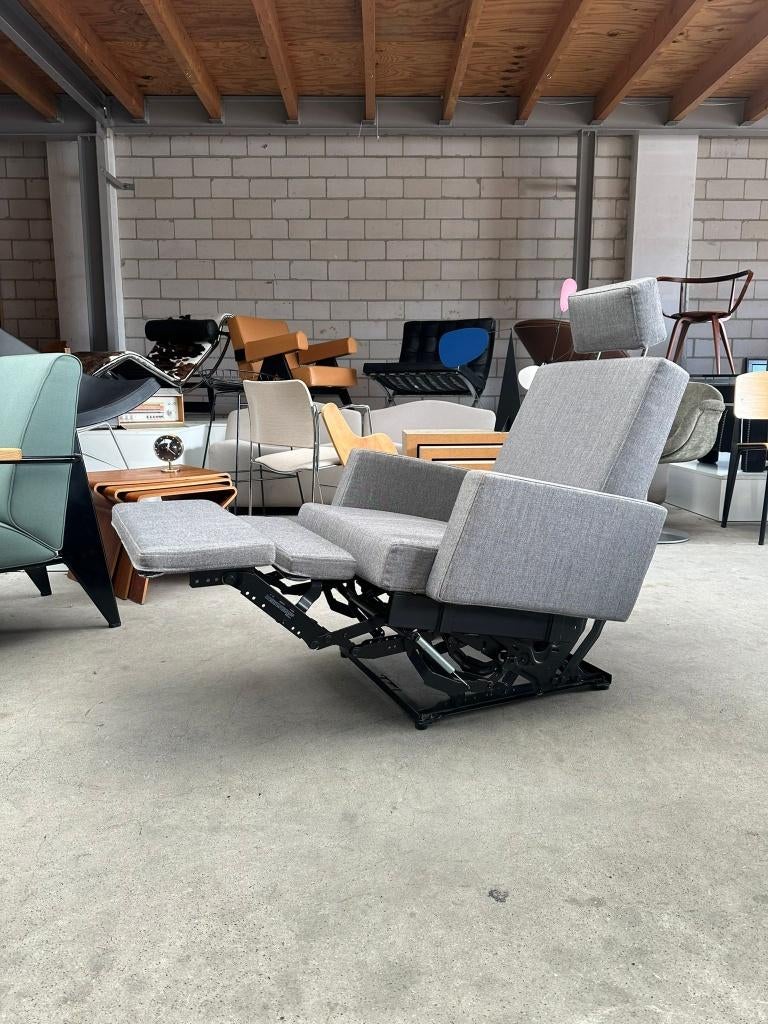 Lensvelt AVL Lazy Modernist armchair by Joep van Lieshout, Ophalen, Gebruikt, 75 tot 100 cm, Stof
