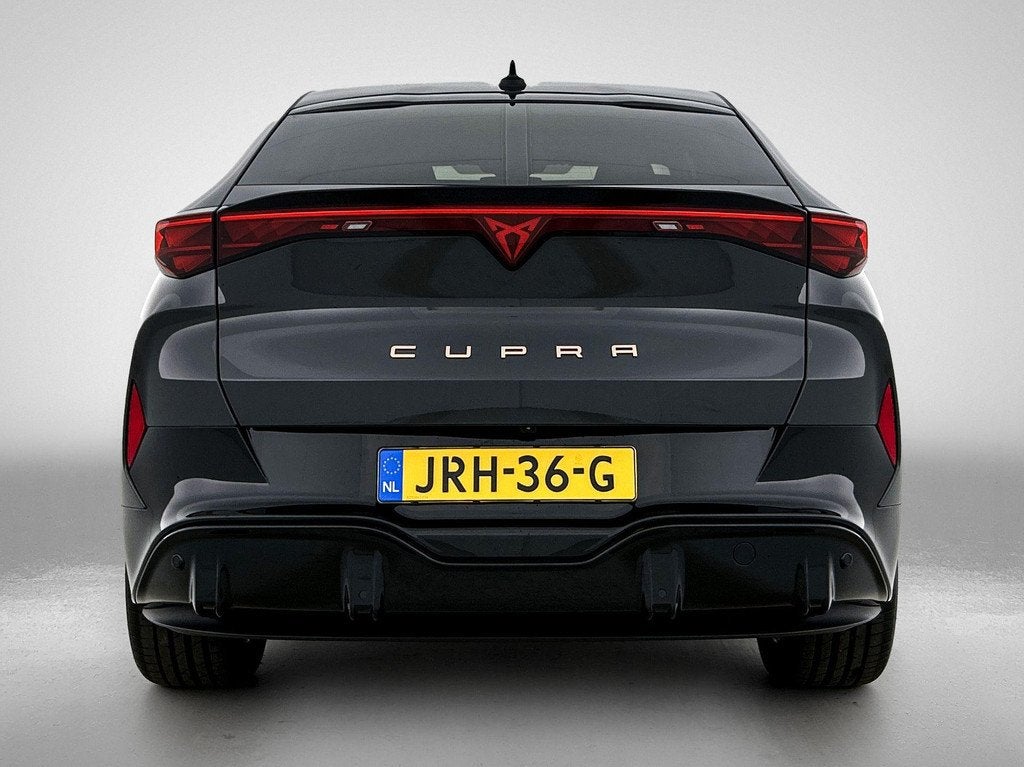CUPRA Tavascan Business 82 kWh | ACHTERUITRIJCAMERA | ELEKTR, Auto's, Cupra, Automaat, 12 maanden, Gebruikt, Zwart