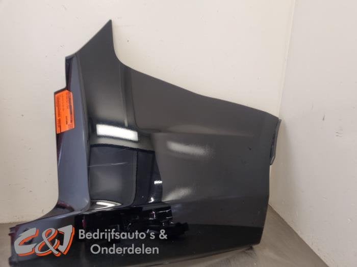 Bumperhoek rechts-achter van een Ford Transit Custom (ZWART)