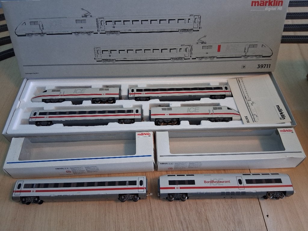 MARKLIN ICE 1  MET UITBREIDING 39711, Hobby en Vrije tijd, Modeltreinen | H0, Wisselstroom, Treinset, Ophalen of Verzenden, Zo goed als nieuw