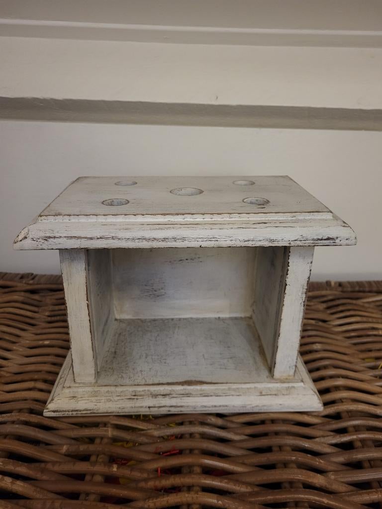 Oud wit stoofje - Decoratief houten voetenbankje 25x19 cm, Ophalen of Verzenden