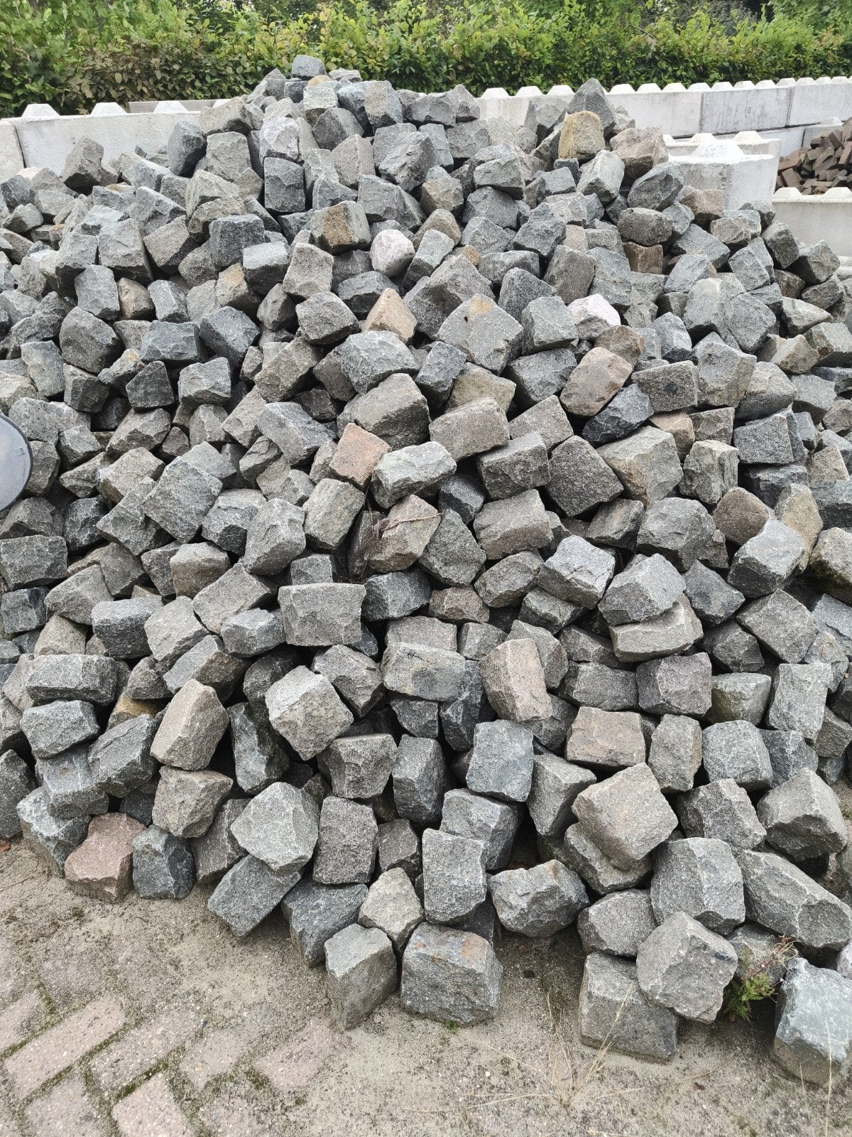 Gebruikte granieten keien  Diverse maten ruim 120m2., Tuin en Terras, Gebruikt, Klinkers, Ophalen of Verzenden, Natuursteen