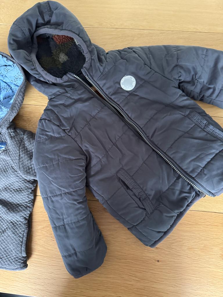 2 Warme Kinderjassen - Ideaal voor de winter, Kinderen en Baby's, Babykleding | Maat 80, Ophalen, Gebruikt, Jongetje, Jasje