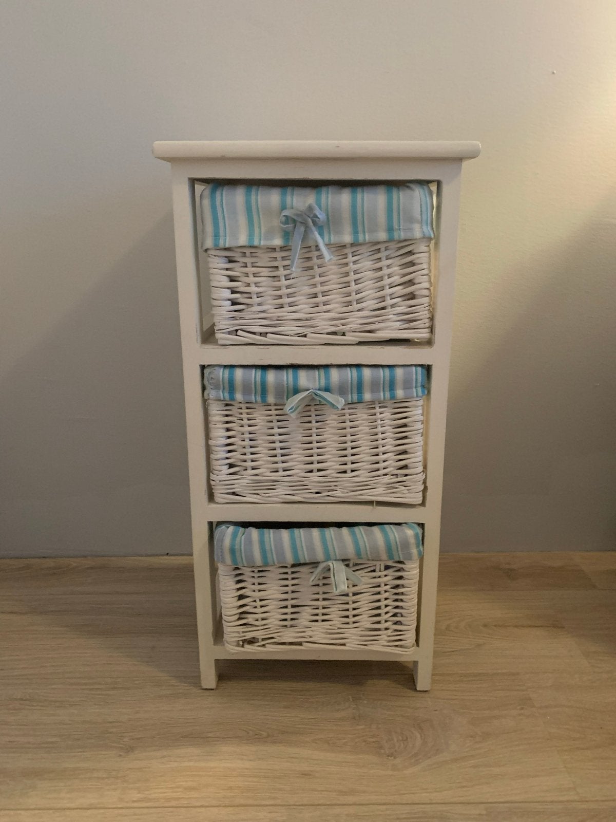 Witte ladekast met rieten manden - Gebruikt, goede staat, Ophalen, Minder dan 50 cm, Gebruikt, 100 tot 150 cm