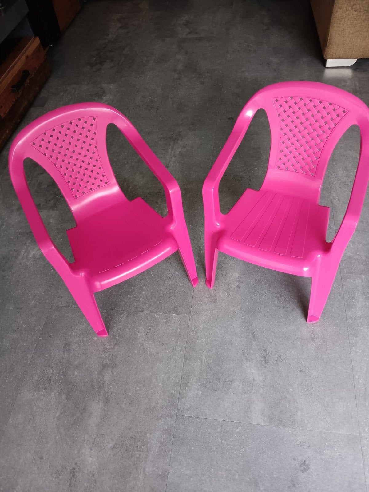 2 roze plastic kinderstoeltjes, Ophalen, Gebruikt, Stoel(en)
