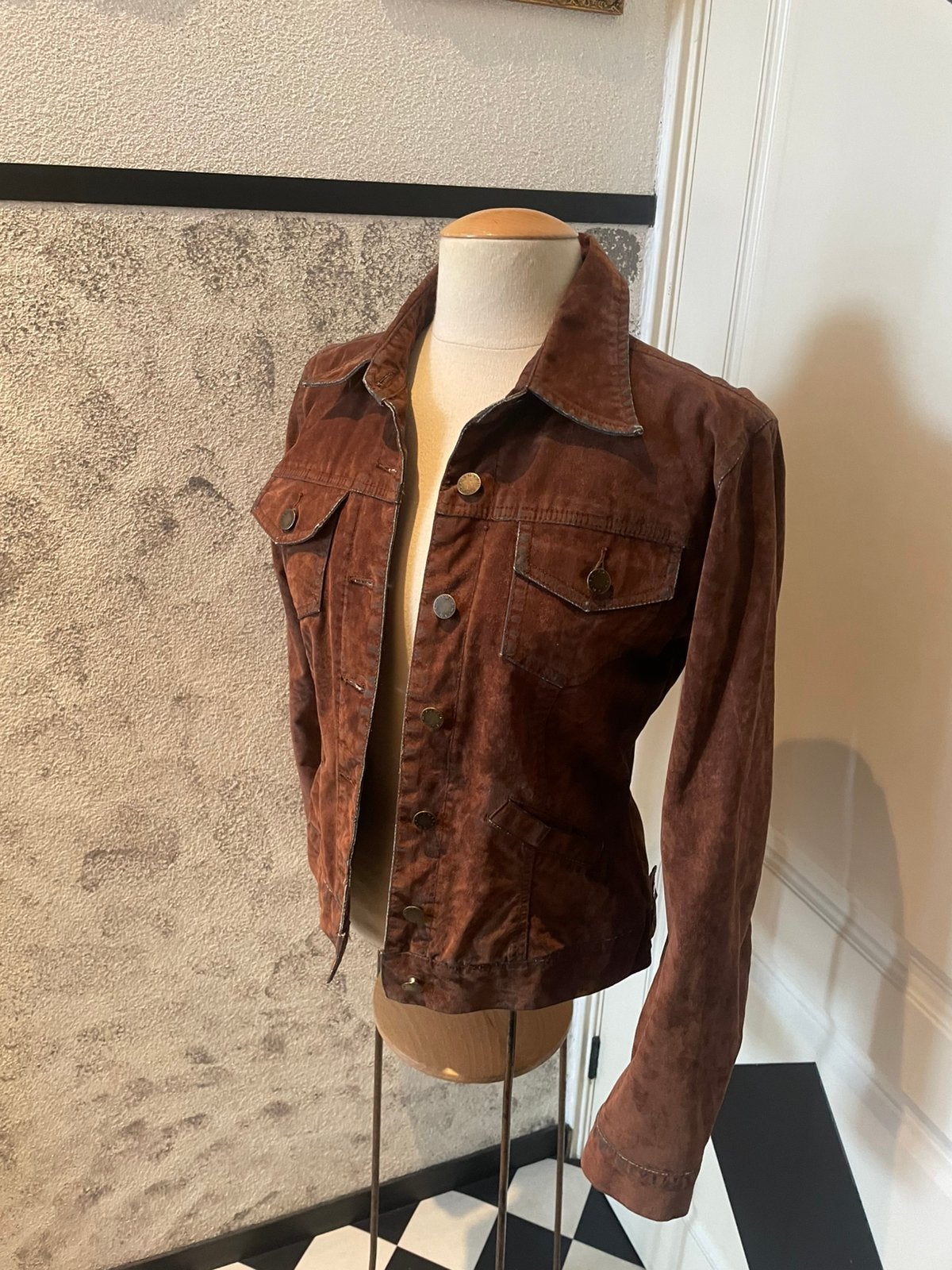 Korte jas donkerbruin gewatteerd S/M, Kleding | Dames, Jassen | Winter, Ophalen of Verzenden, Gedragen, Maat 38/40 (M), Bruin