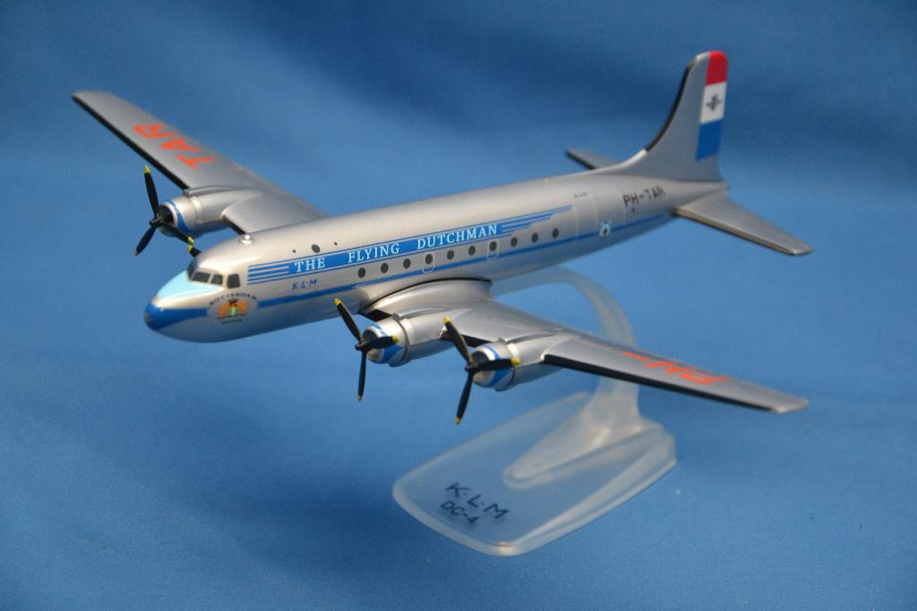 DC 4 KLM (nieuw), Verzamelen, Schaalmodel, ., Nieuw, Ophalen of Verzenden