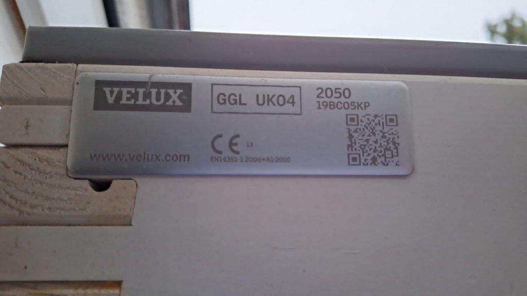 GEVRAAGD: Velux dakraam GGL UK04 250 919BBC05KP, Gebruikt, 80 tot 120 cm, Ophalen of Verzenden, 120 tot 160 cm
