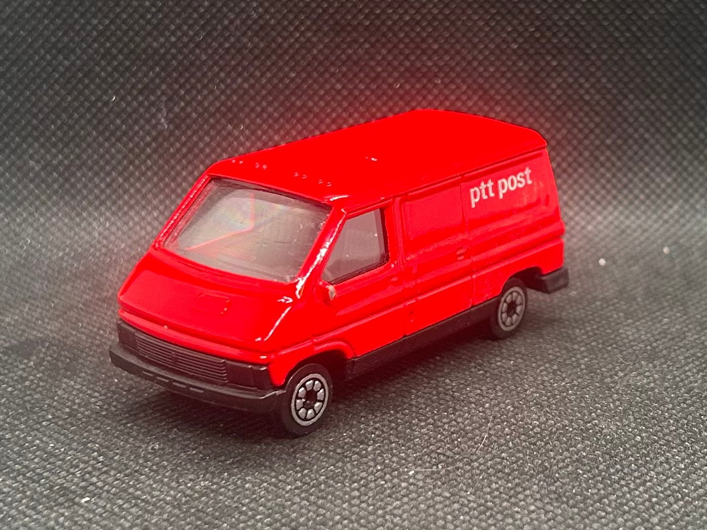 Corgi Renault Trafic PTT Post 1:64, Verzenden, Zo goed als nieuw, Bus of Vrachtwagen