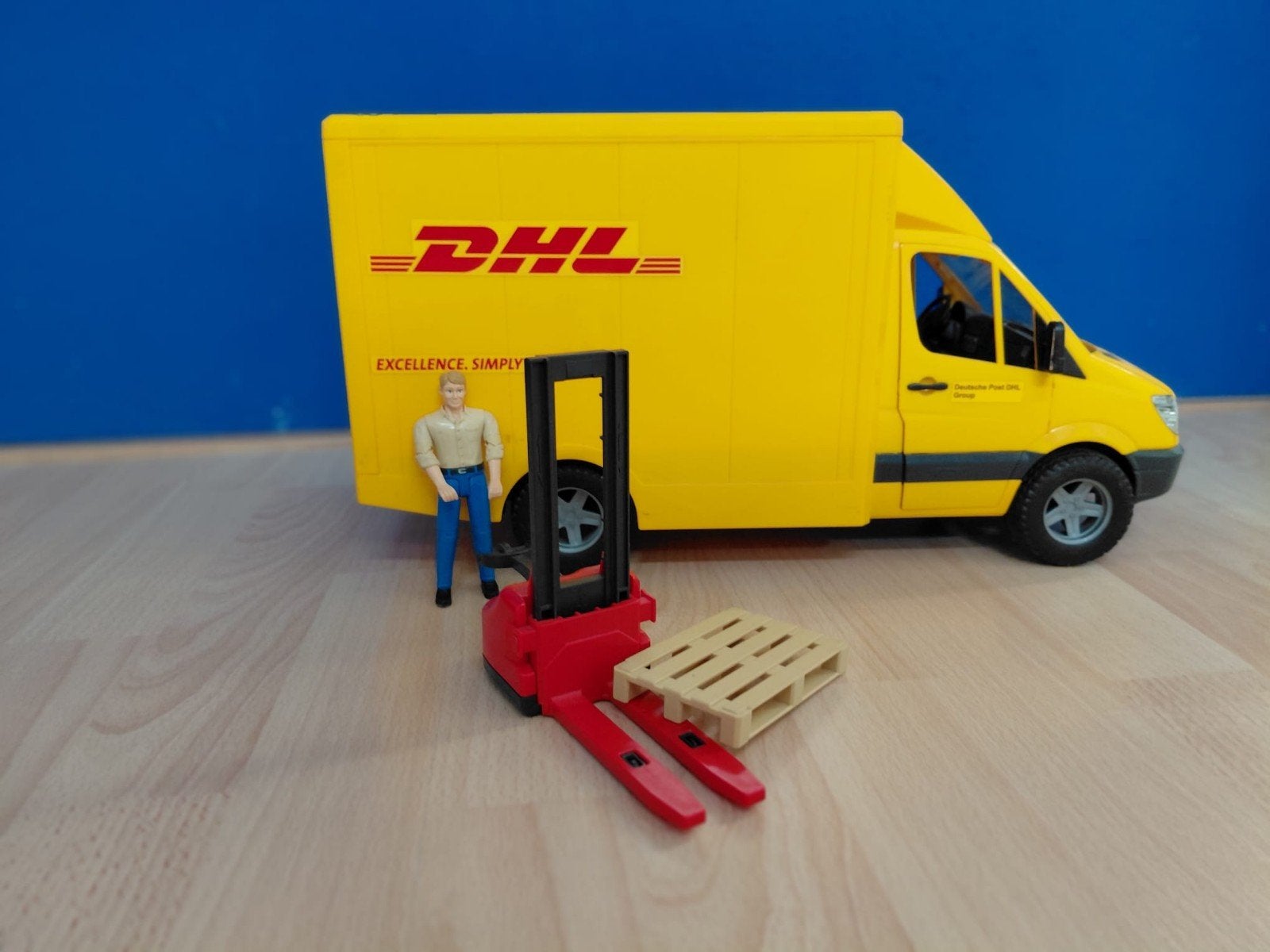 Bruder dhl bezorgbus, Ophalen, Groter dan 1:32, Auto, Overige merken
