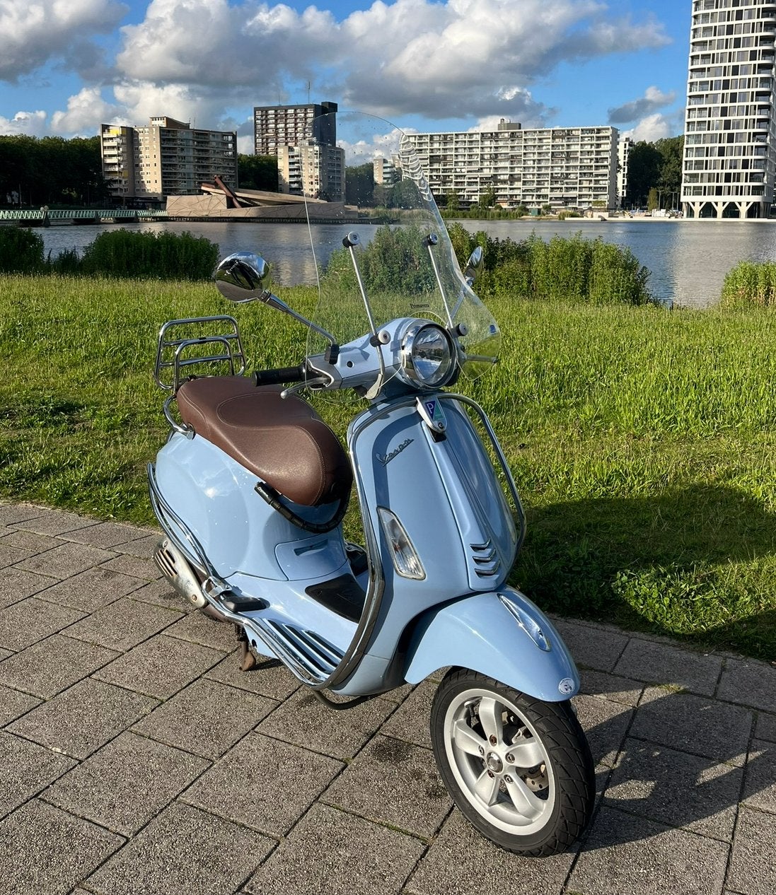 Vespa Primavera Azzurro, Fietsen en Brommers, Scooters | Vespa, Ophalen, Zo goed als nieuw, Benzine, Overige modellen