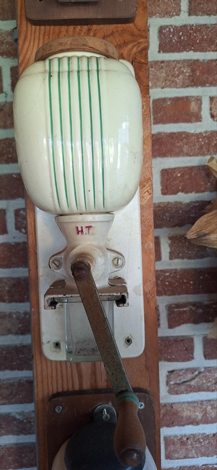 Antieke wandkoffiemolen met keramische trechter, Ophalen of Verzenden
