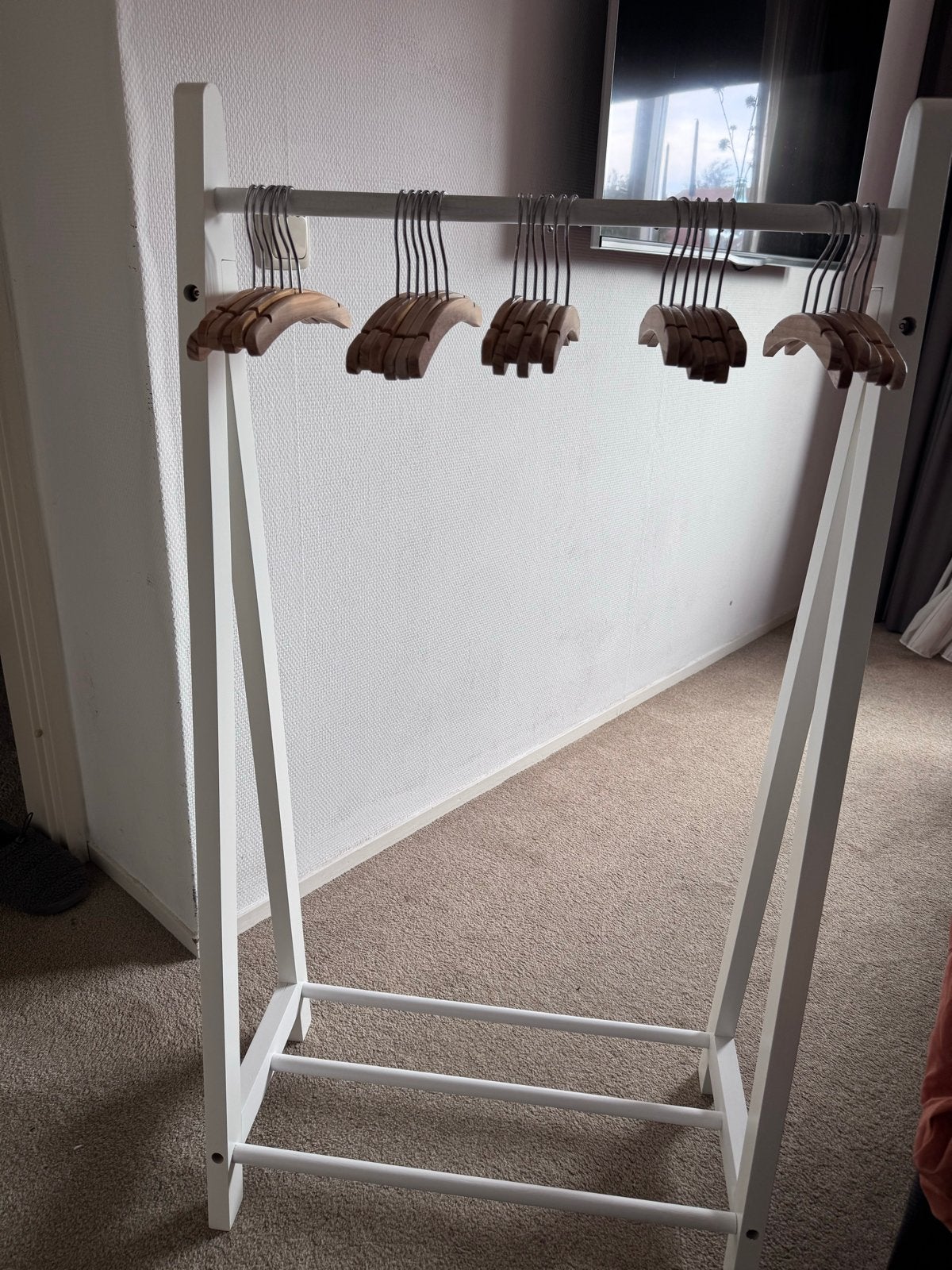 Houten kledingrek met hangers voor baby/kinderkamer, Ophalen, Gebruikt