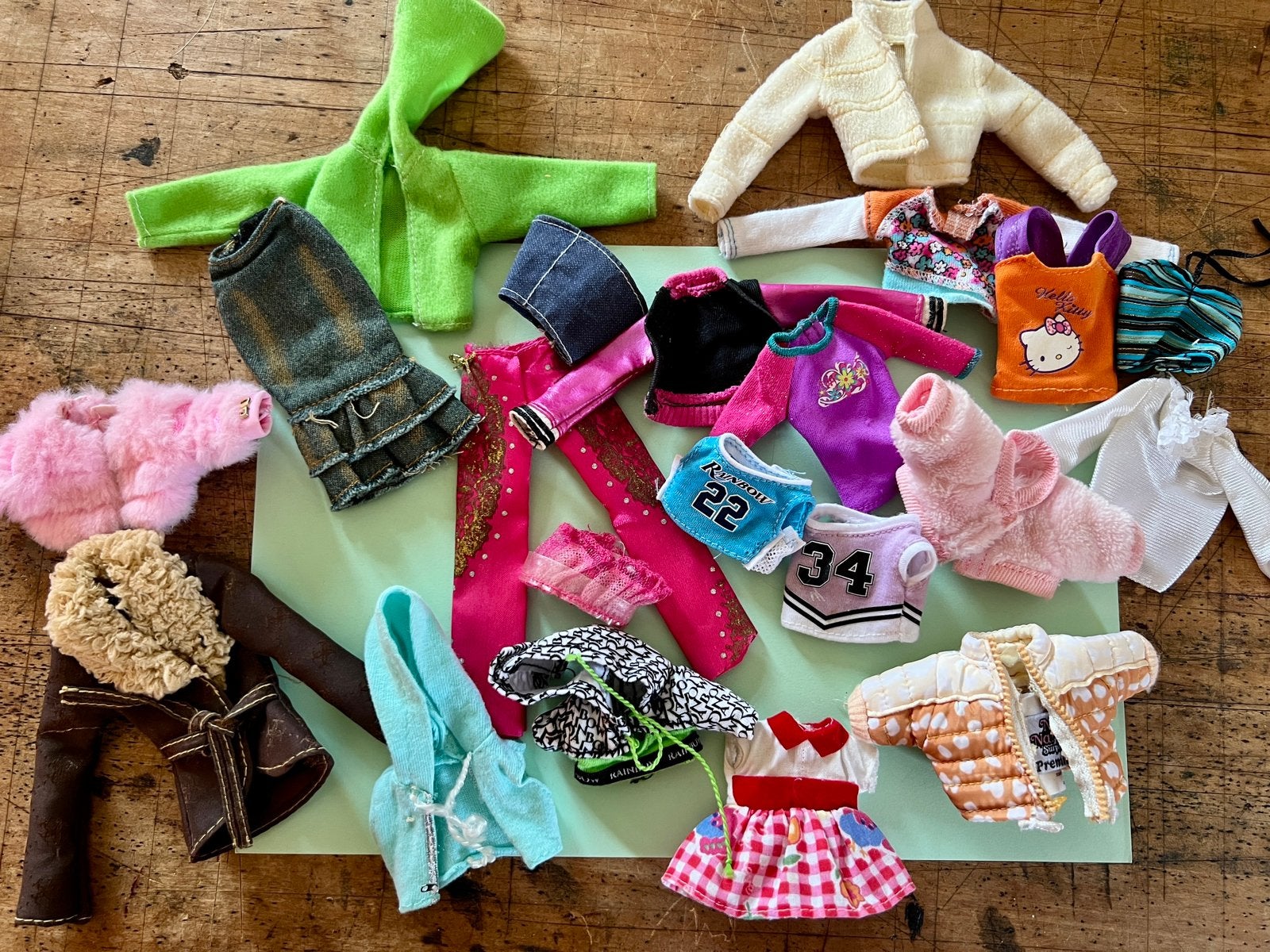 Verzameling vintage Barbie kleertjes, Ophalen of Verzenden, Gebruikt, Kleertjes