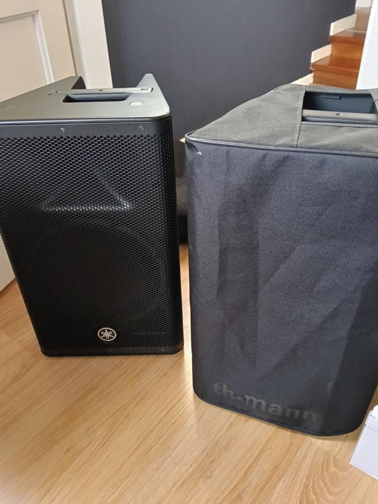 Yamaha dxr10MK II, Ophalen, Zo goed als nieuw, 1000 watt of meer, P.A.