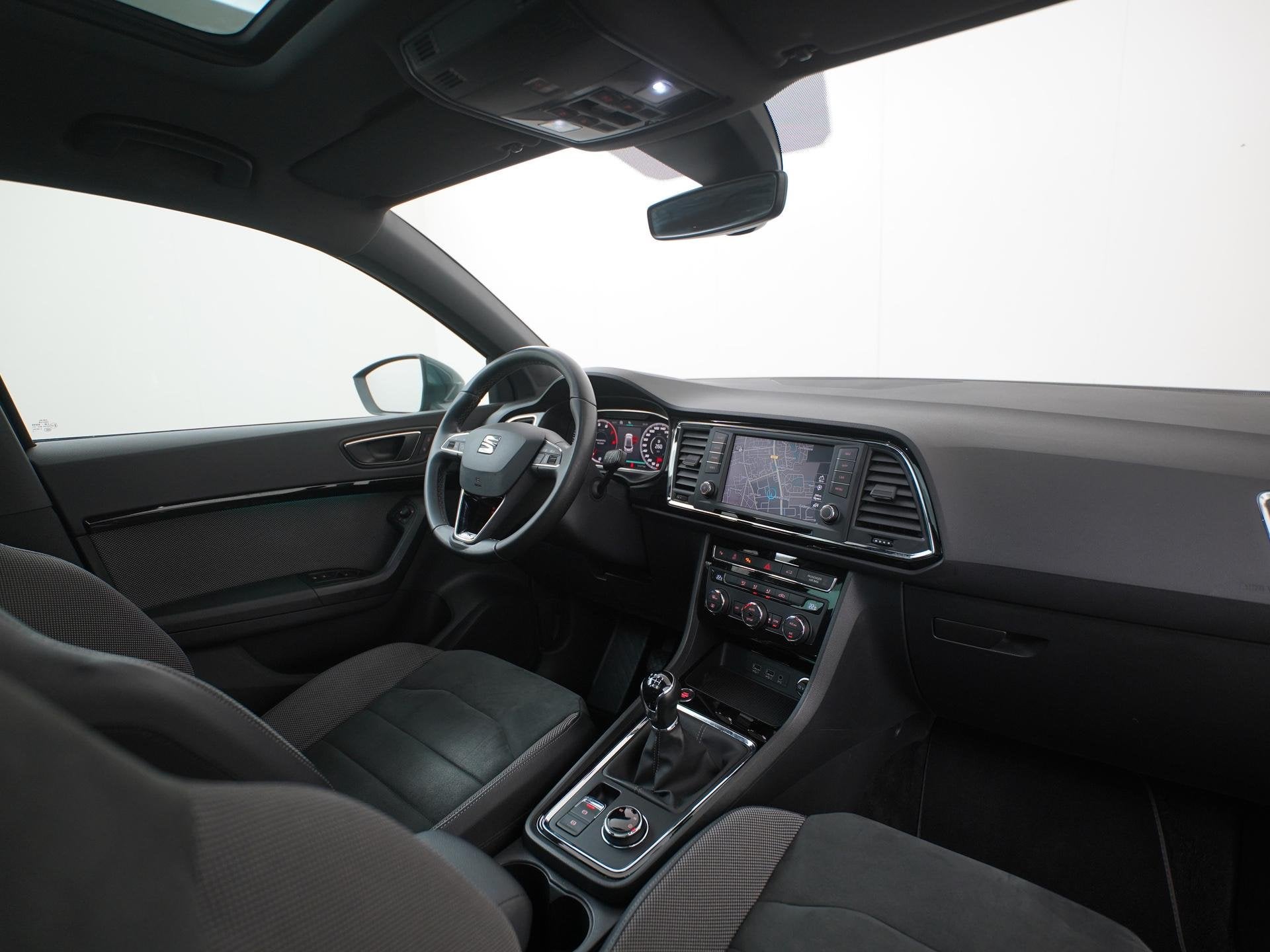 SEAT Ateca 1.5 TSI FR Business Intense | Trekhaak | Panorama, Auto's, Voorwielaandrijving, 4 cilinders, Bedrijf, Handgeschakeld