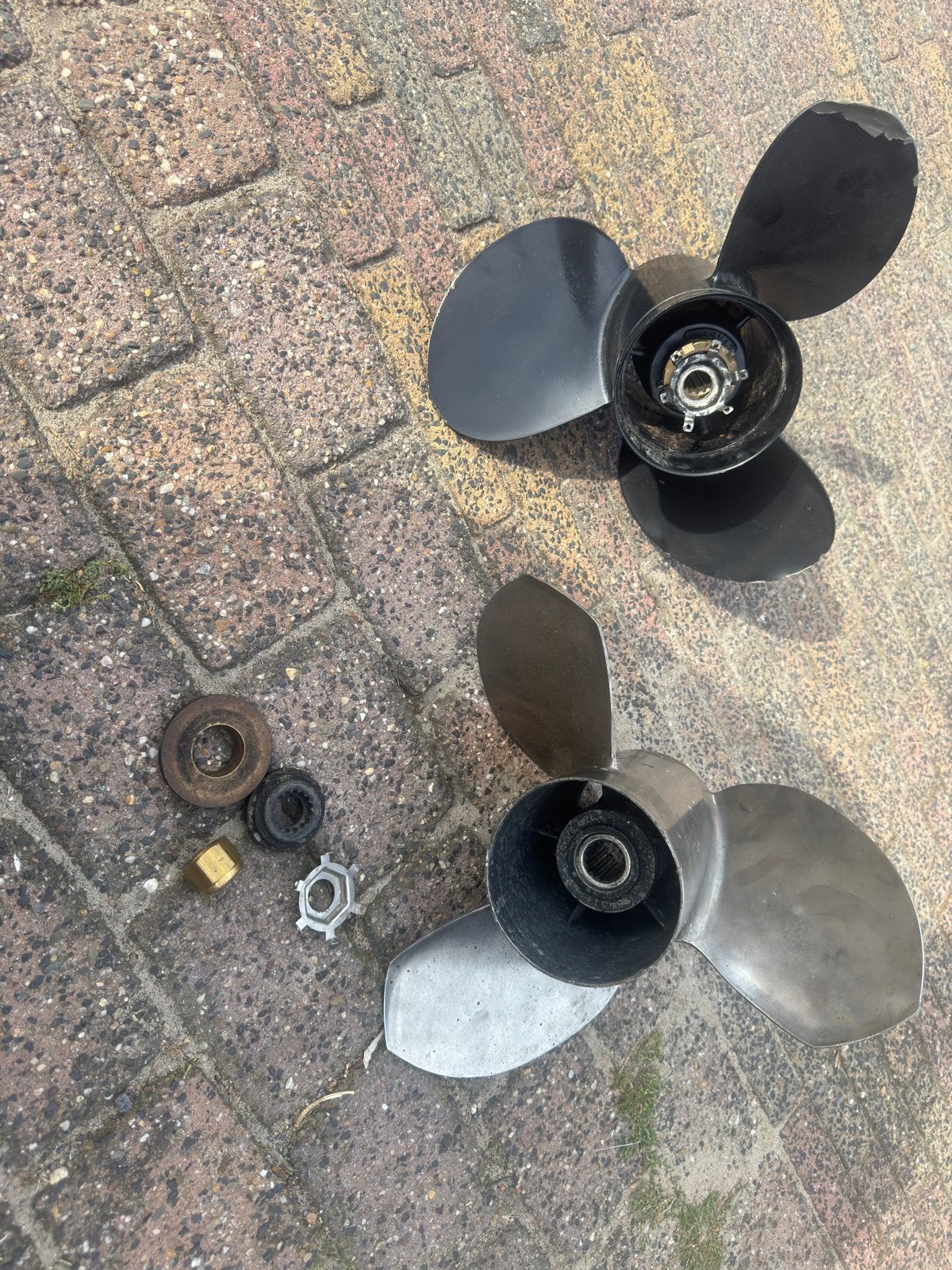 2 Schroeven: Ballistic RVS en Aluminium (met deukjes), Ophalen, Zo goed als nieuw, Motor en Techniek