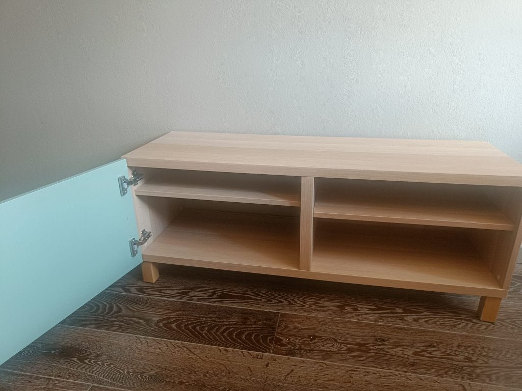 IKEA Besta TV kast met Stubbarp poten, lighthout kleur, Huis en Inrichting, Ophalen, Overige materialen, Gebruikt, 100 tot 150 cm