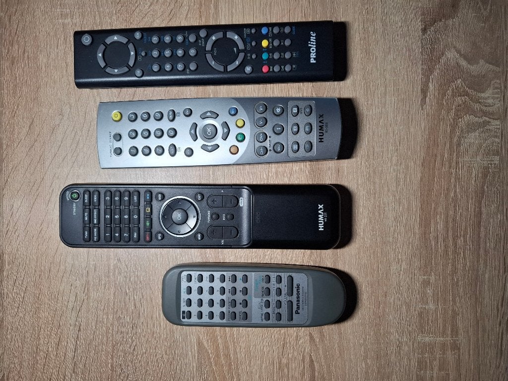 Diverse goed werkende afstand bedieningen., Ophalen of Verzenden, Zo goed als nieuw, Origineel, Receiver of Versterker