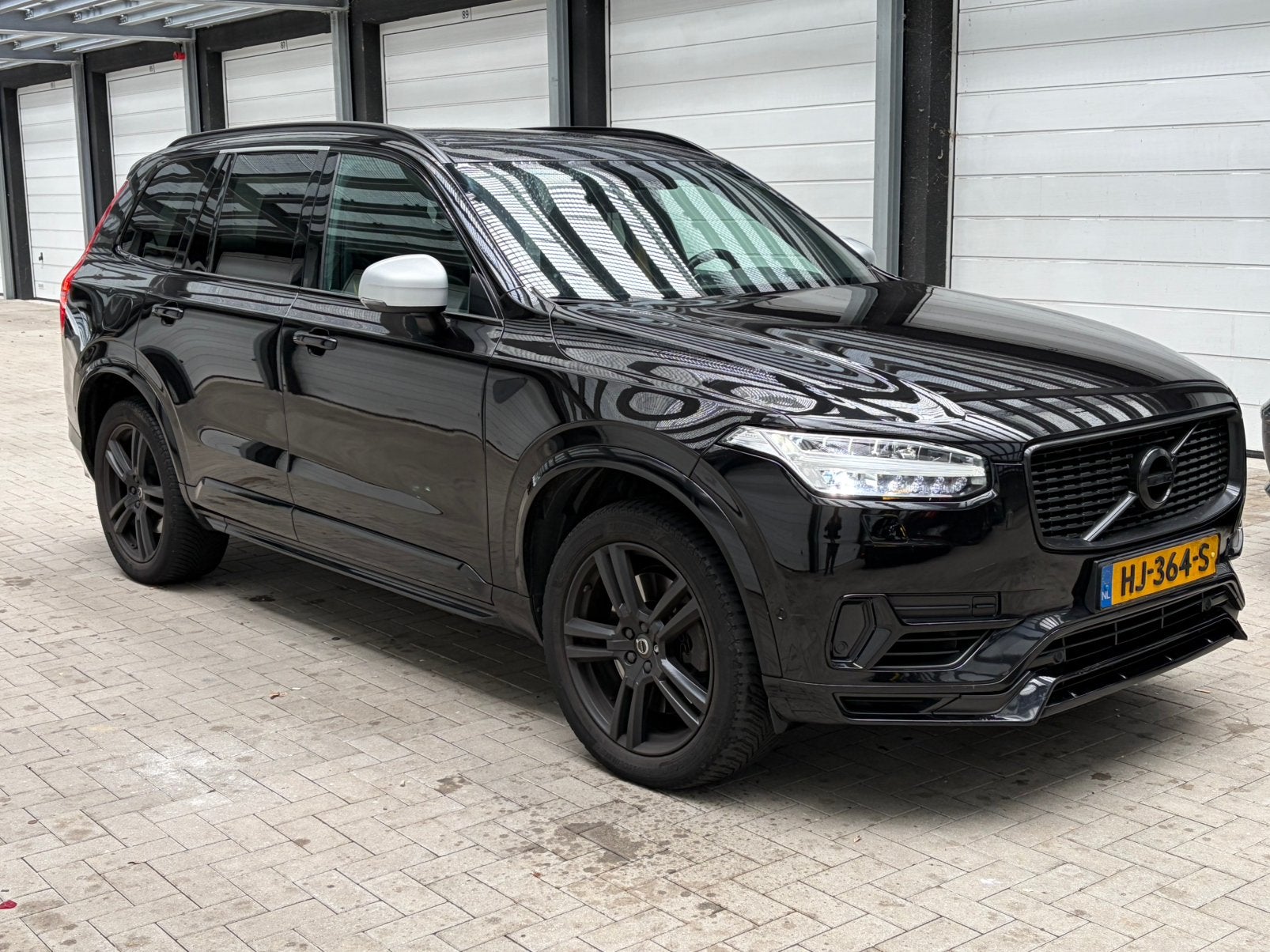 Volvo XC90 R-Design 2.0 T8 Twin Engine HEICO uitvoering, 1969 cc, 320 pk, Zwart, Vierwielaandrijving