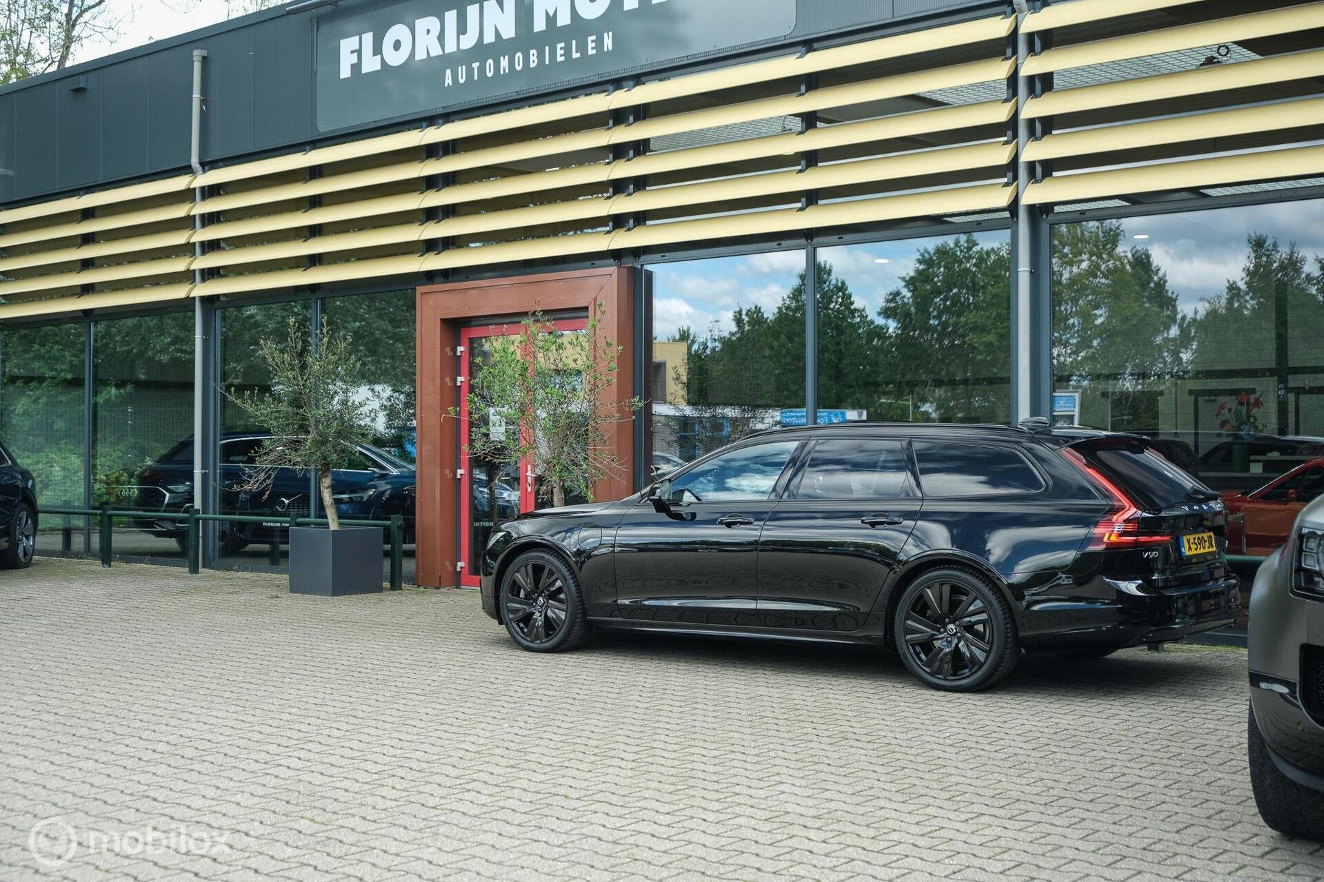 Foto 18 van Volvo V90 2.0 T8 AWD R-Design | Stoel en stuurwielverwarming