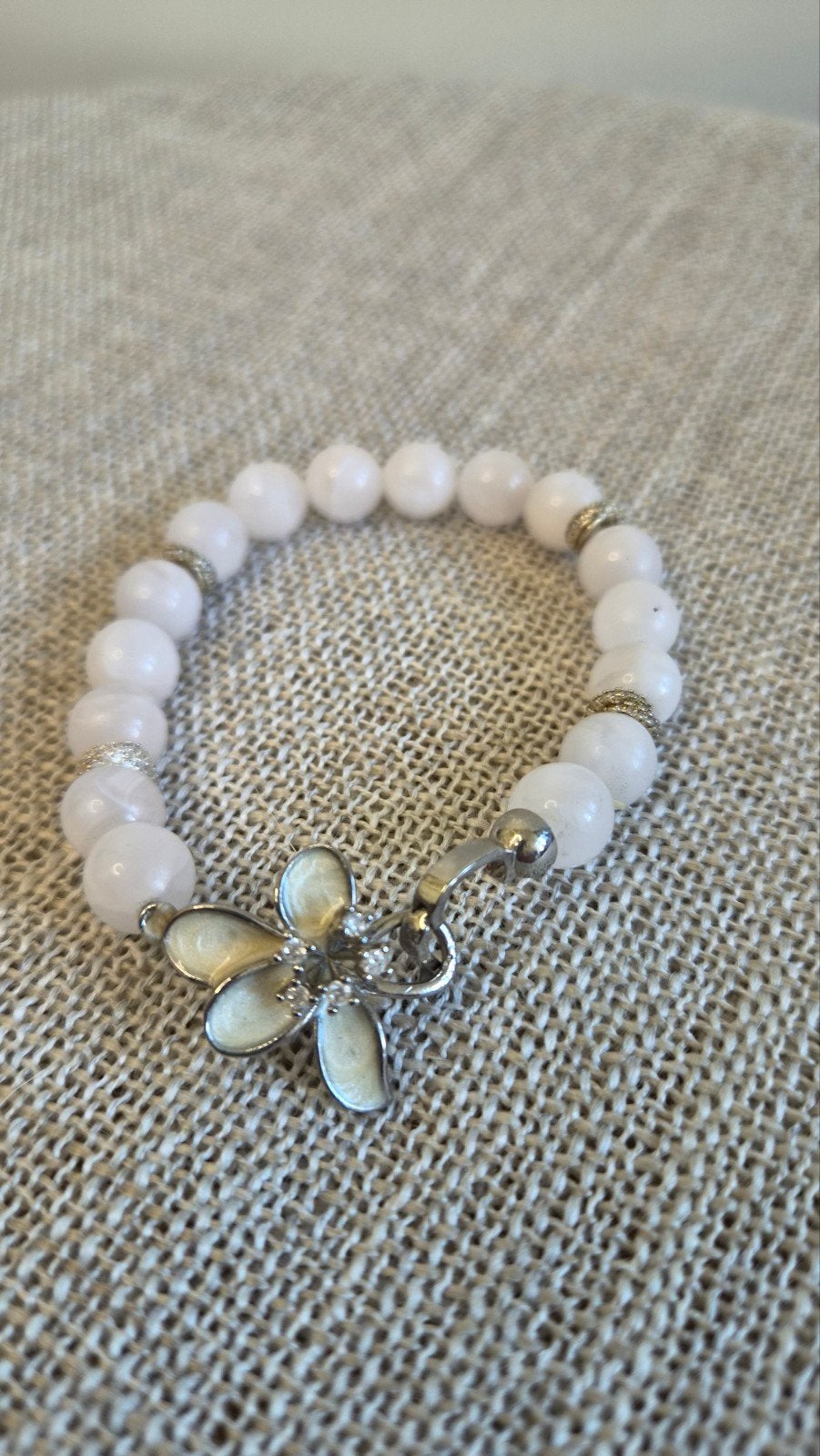 Armband Mangano Calciet met bloem sluiting, Ophalen of Verzenden, Nieuw, Roze, Overige materialen