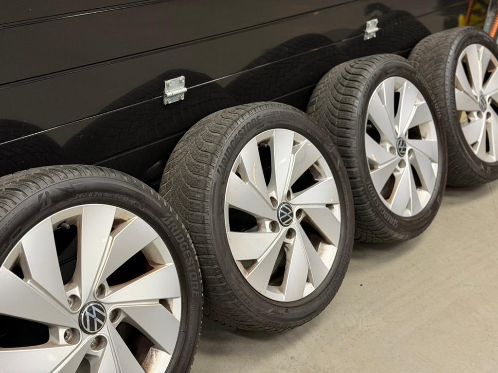 Orginelen Volkswagen Golf winterset 205/50-17 inch ET-46, Ophalen, Banden en Velgen, 17 inch, 205 mm