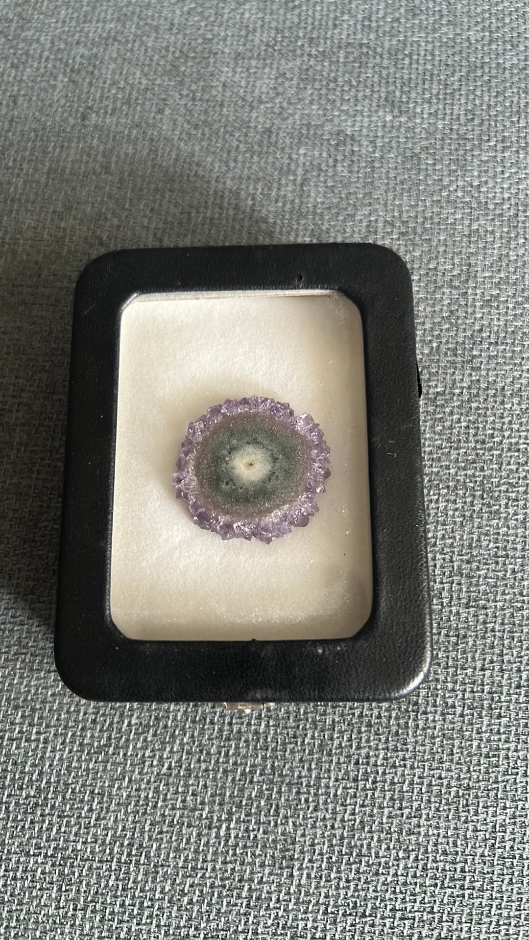 Mooie Amethist bloem schijf, Sieraden, Tassen en Uiterlijk, Edelstenen, Ophalen of Verzenden, Zo goed als nieuw