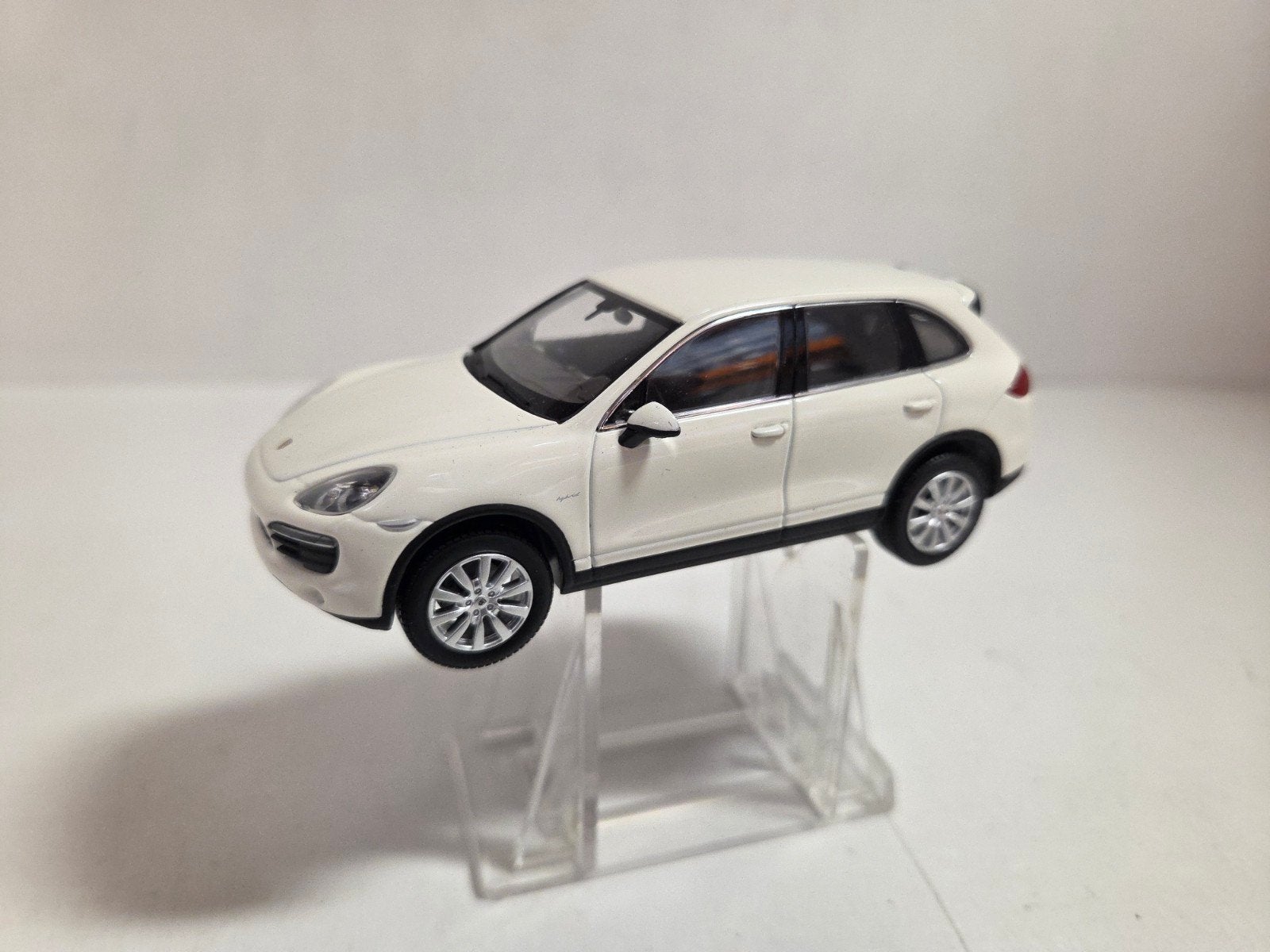 Minichamps Porsche Cayenne 1:43, Hobby en Vrije tijd, Modelauto's | 1:43, Auto, ., Ophalen of Verzenden, Zo goed als nieuw